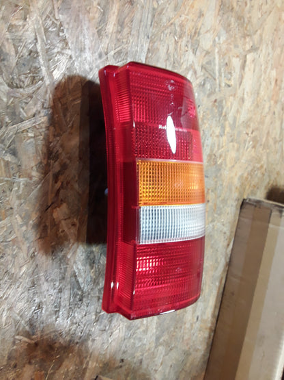 Omega A Caravan Heckleuchte rechts original GM Opel NEU