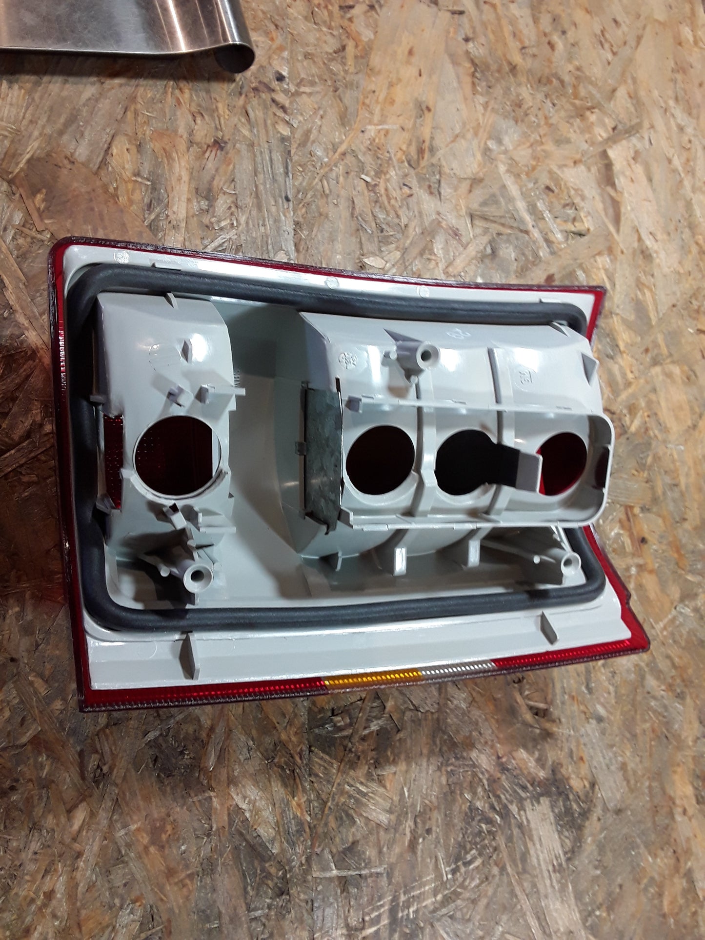 Omega A Caravan Heckleuchte rechts original GM Opel NEU