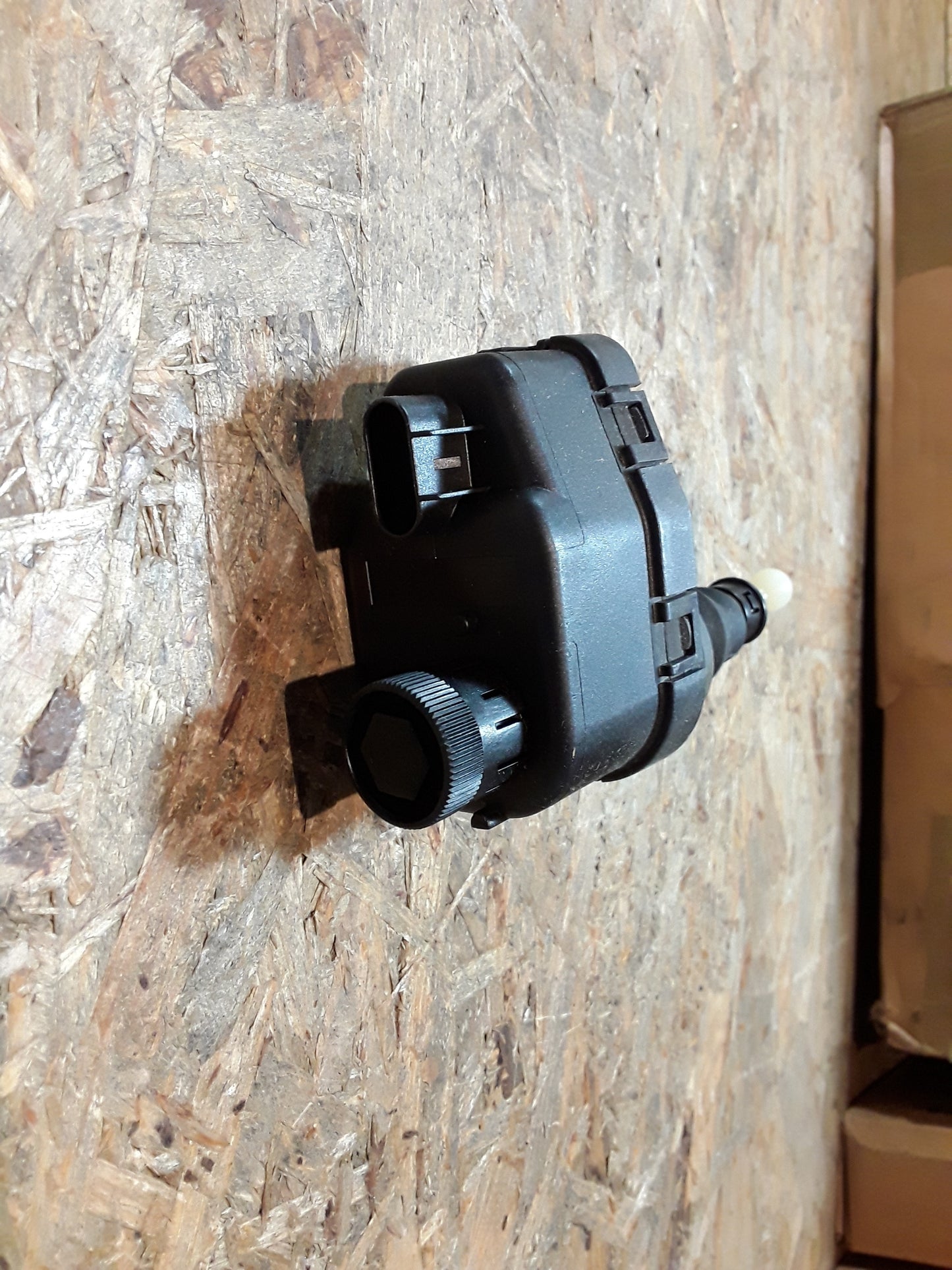 Kadett E Stellmotor Leuchtweitenregulierung original GM Opel NEU