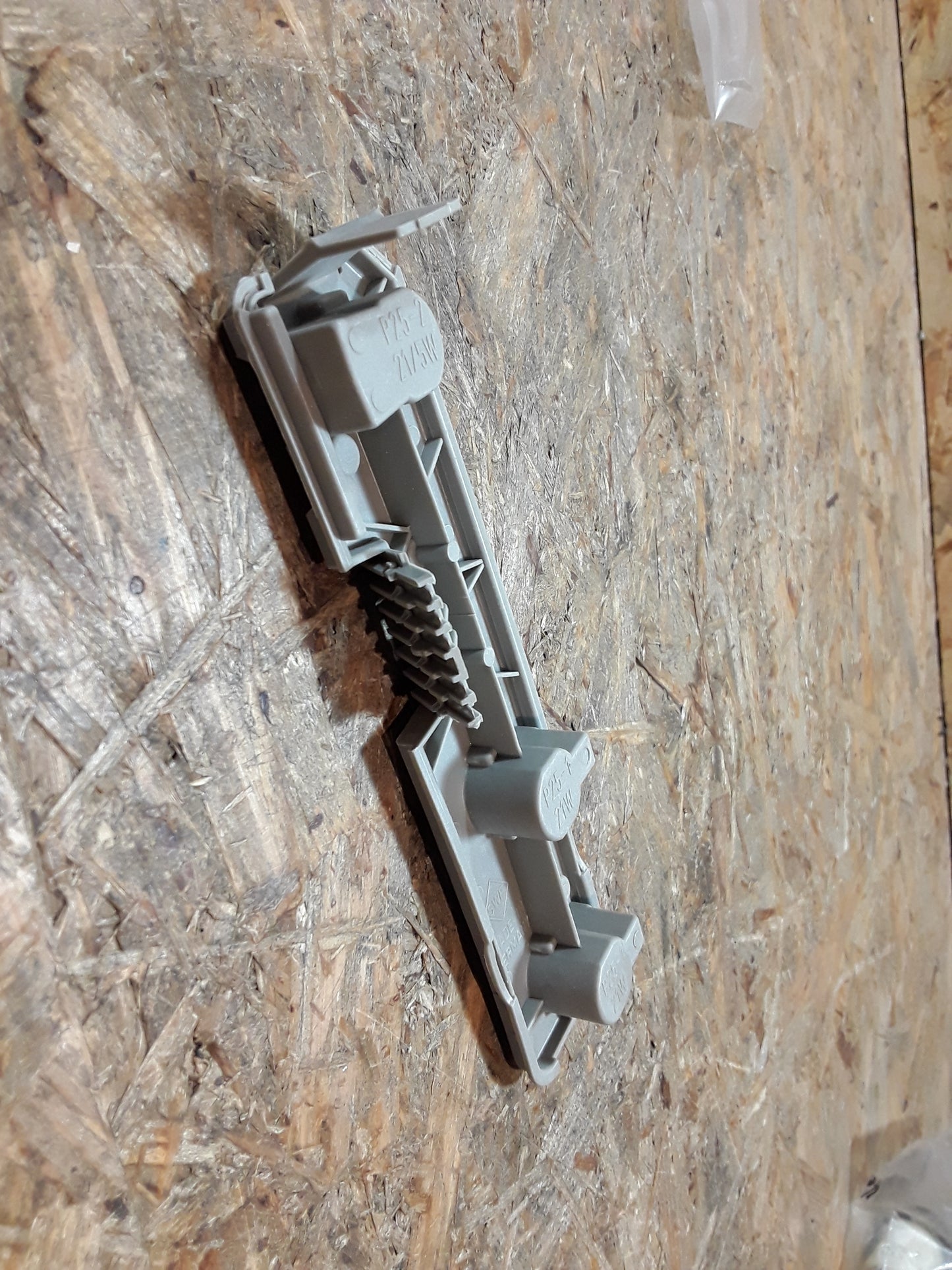 Kadett E Lampenträger Rückleuchte original GM Opel NEU