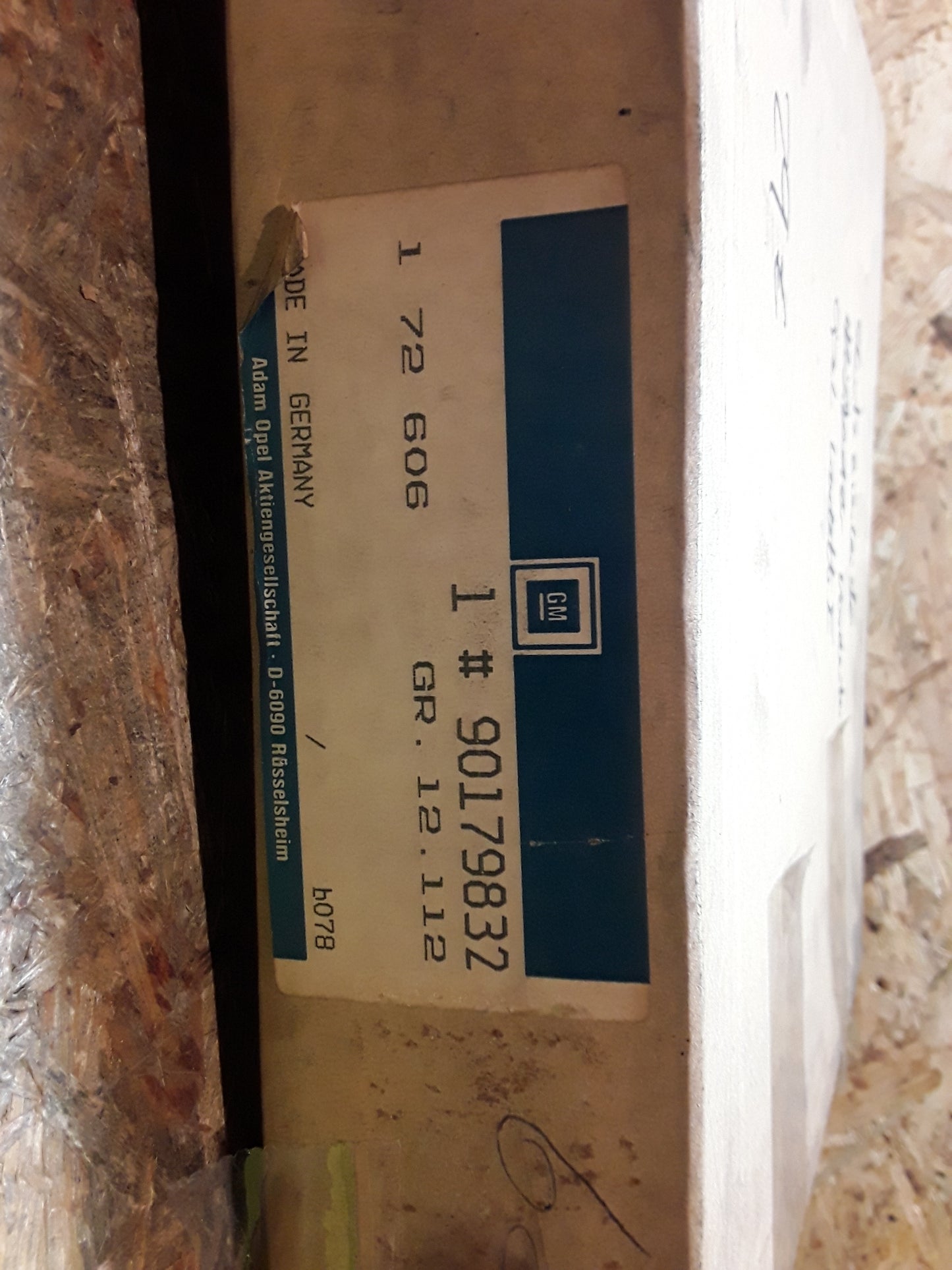 Kadett E Schutzzierleiste Vordertüre original GM Opel NEU