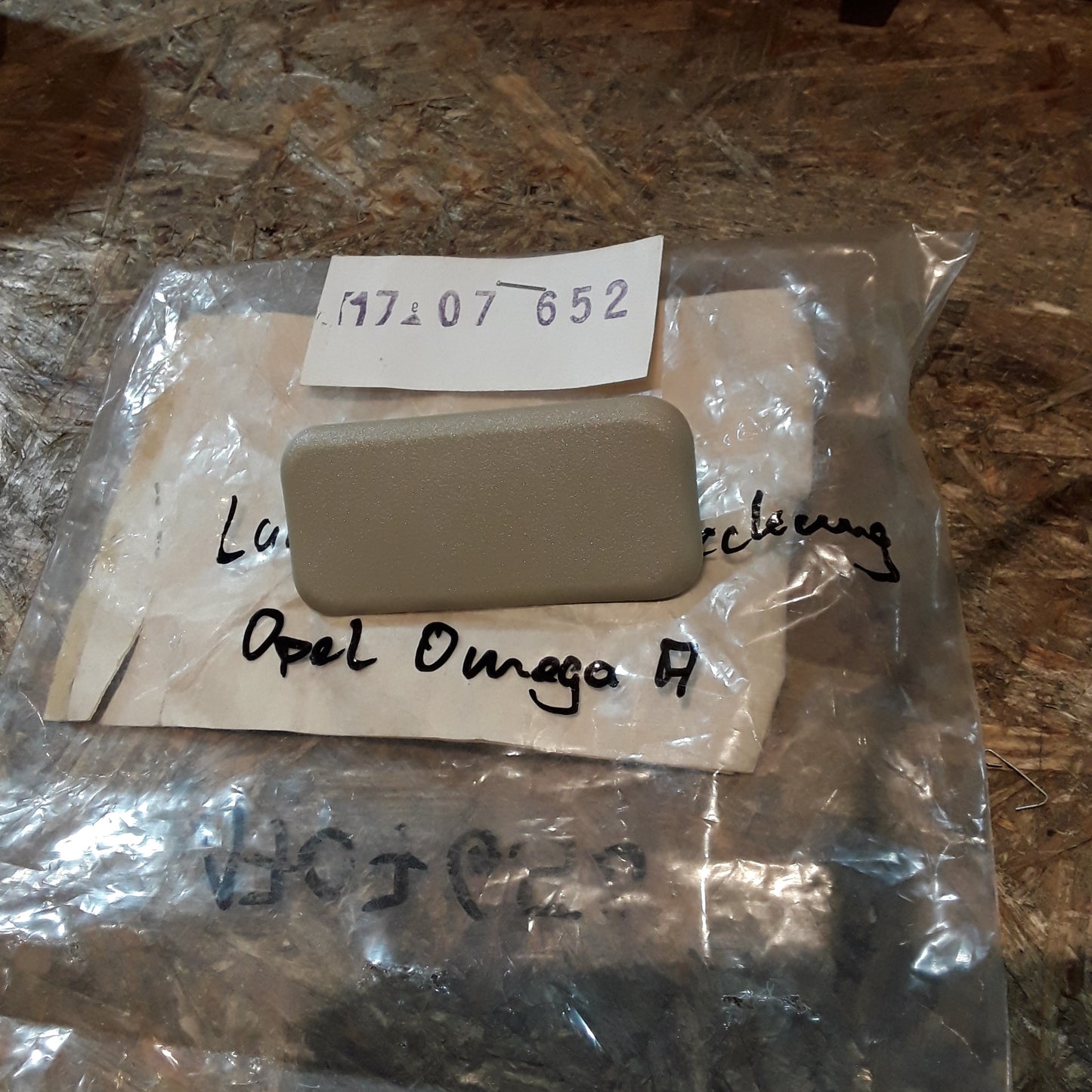 Omega A Laderaum Abdeckung original GM Opel NEU
