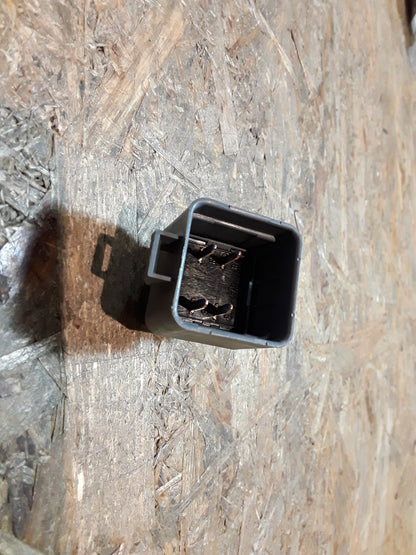 Caddilac Escalade Blinker Relais original GM Opel NEU