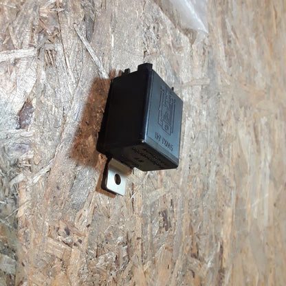 Ascona B Manta B Relais Scheibenwaschanlage original GM Opel NEU