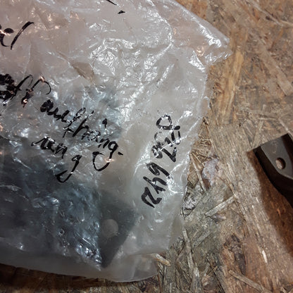 Rekord E Bügel Auspuffaufhängung original GM Opel NEU