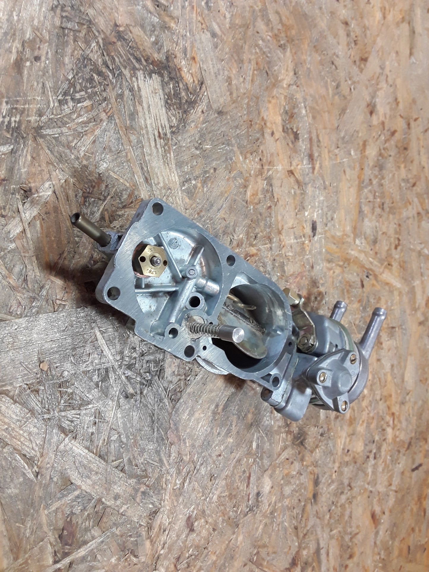 Modell leider unbekannt (Deutsche Vergasergesellschaft) Vergaser Oberteil original Opel NEU