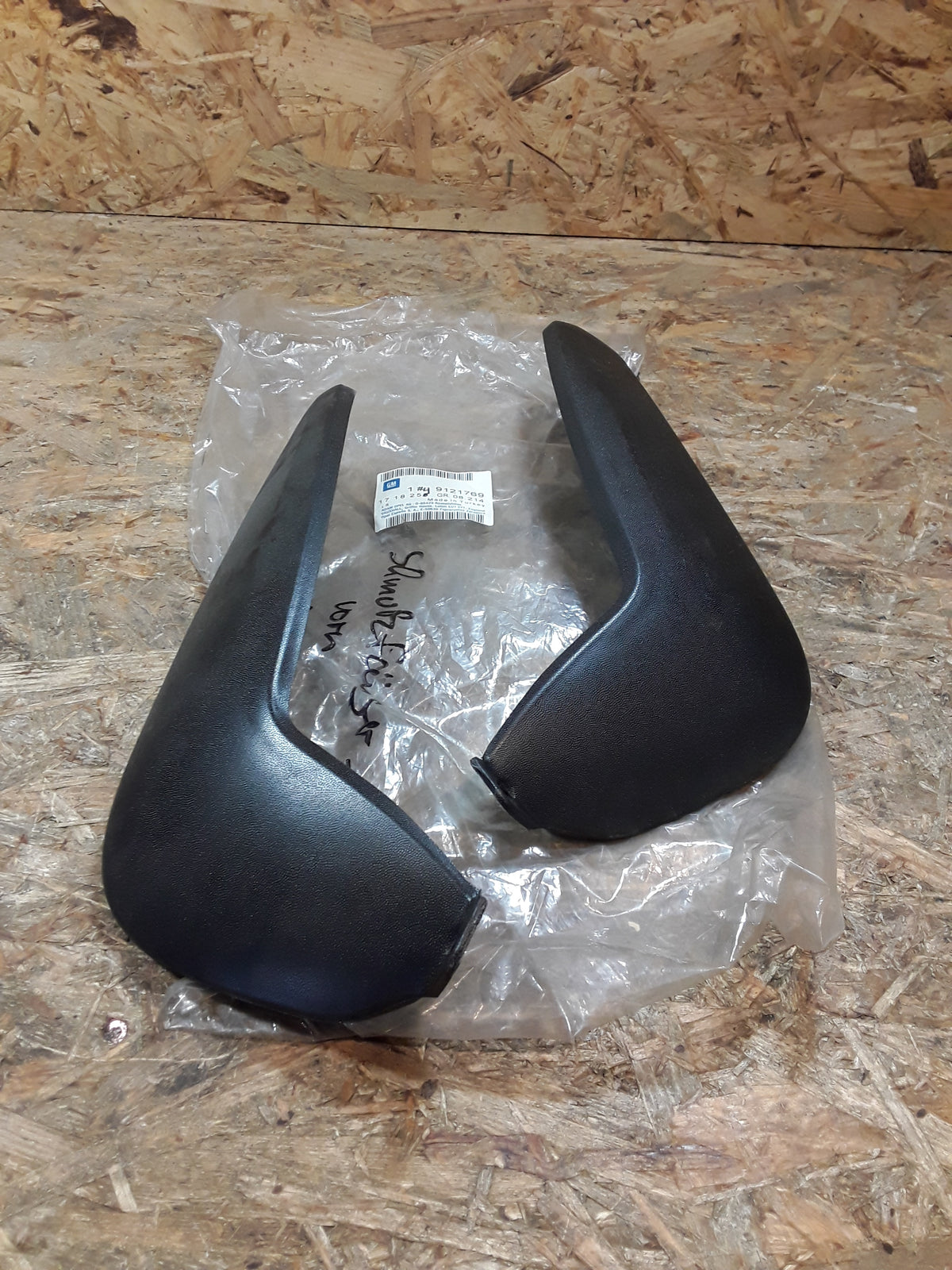 Corsa C Schmutzfängersatz vorne original GM Opel NEU
