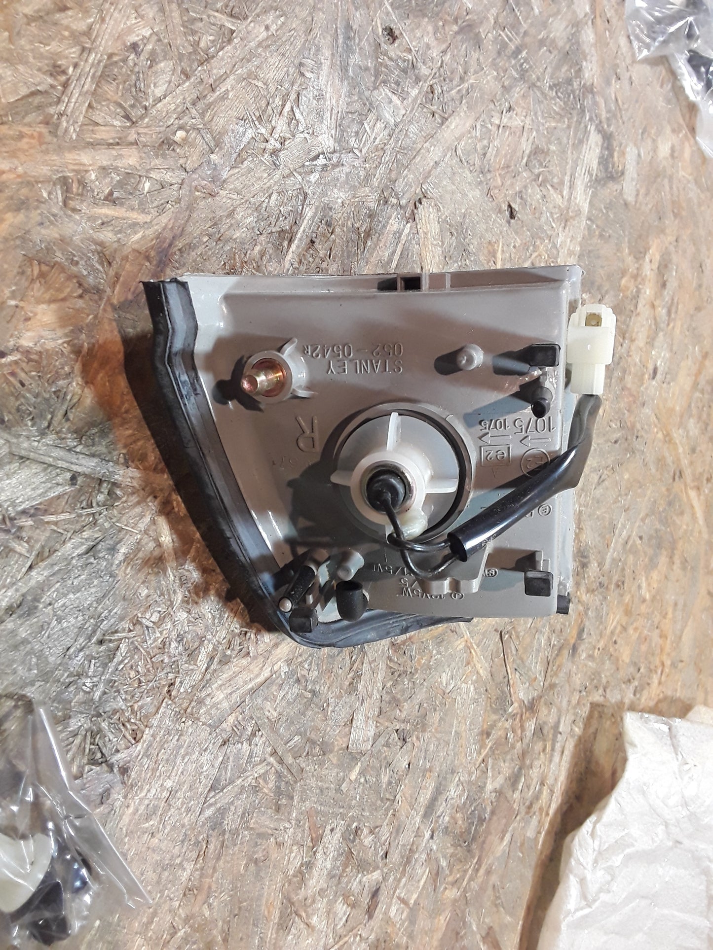 Mazda 626 GC 83-87 Standleuchte rechts original GM Opel NEU