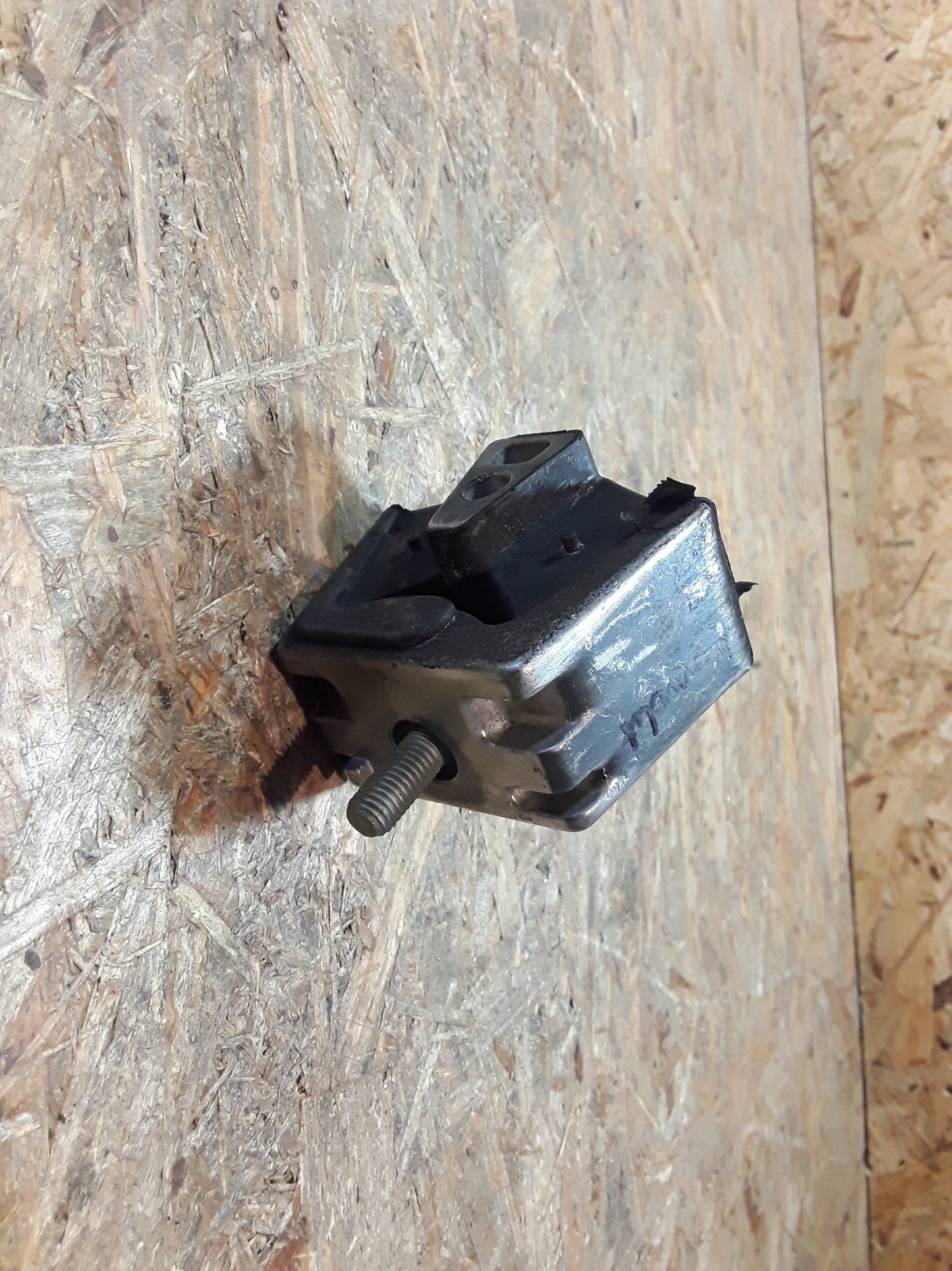 Kadett D Motorlager vorne links original GM Opel NEU