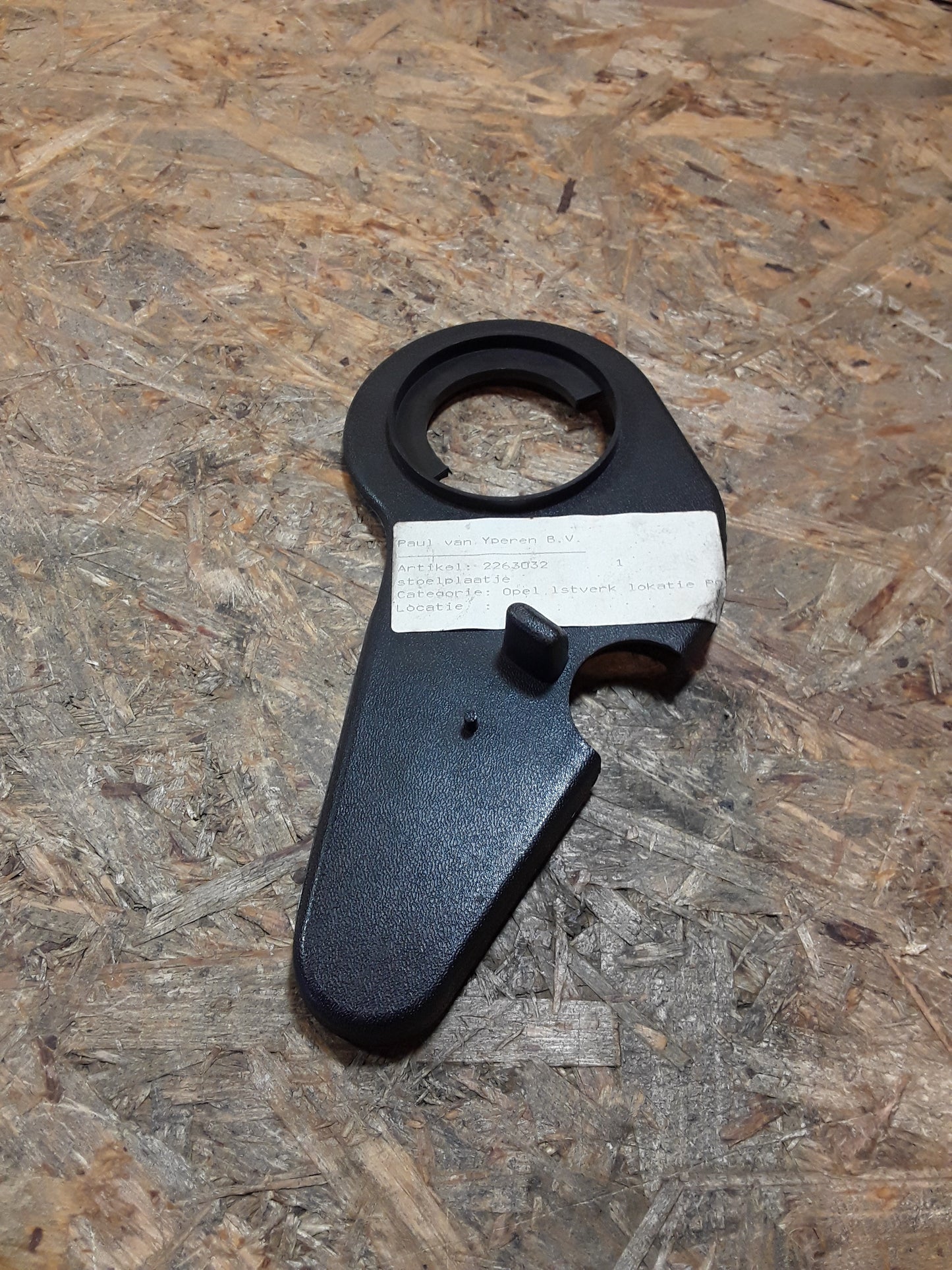 Corsa A Sitzarretierung rechts schwarz original GM Opel NEU