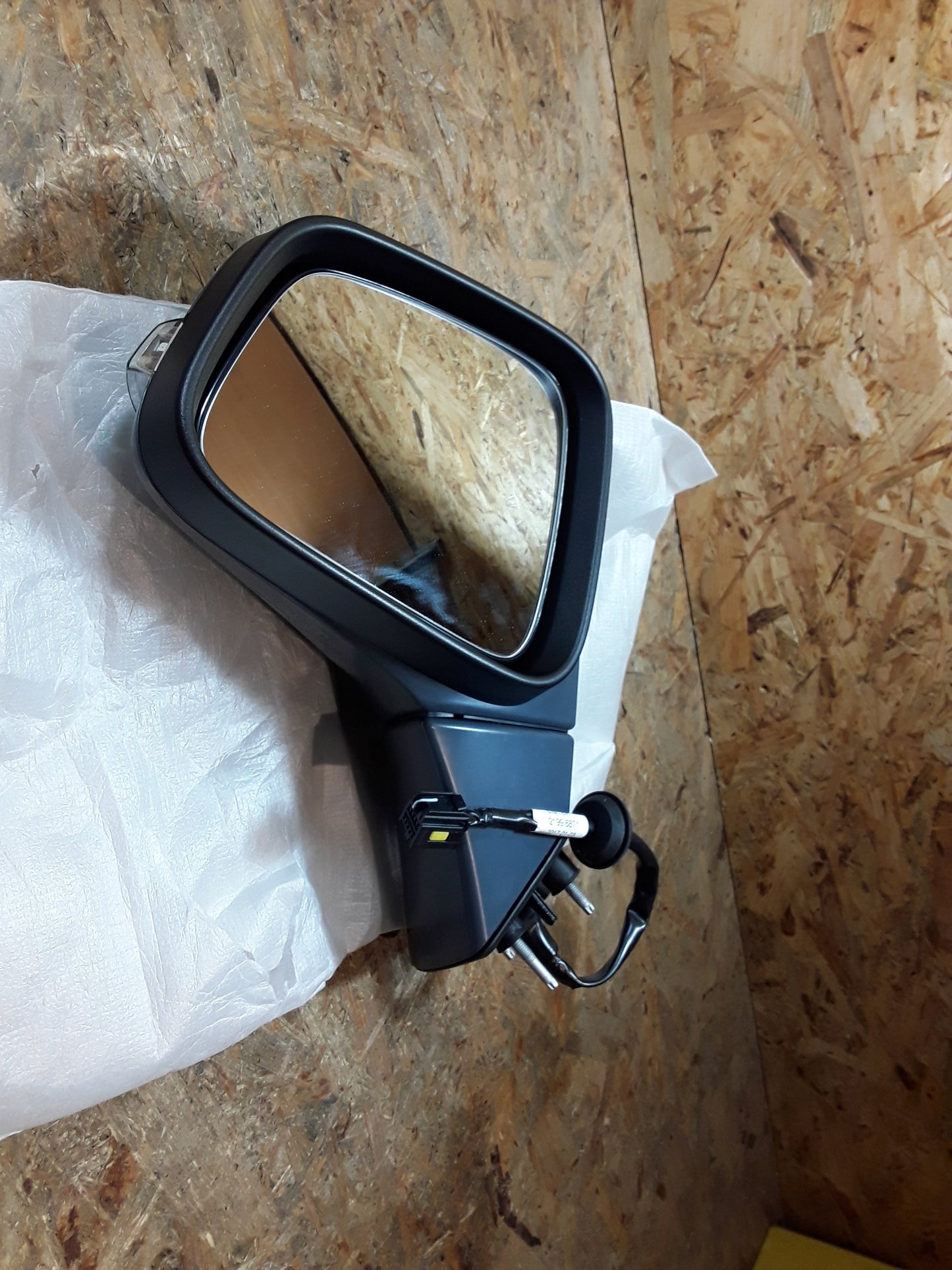 Chevrolet Trax opel Mokka  Außenspiegel links original GM Opel NEU