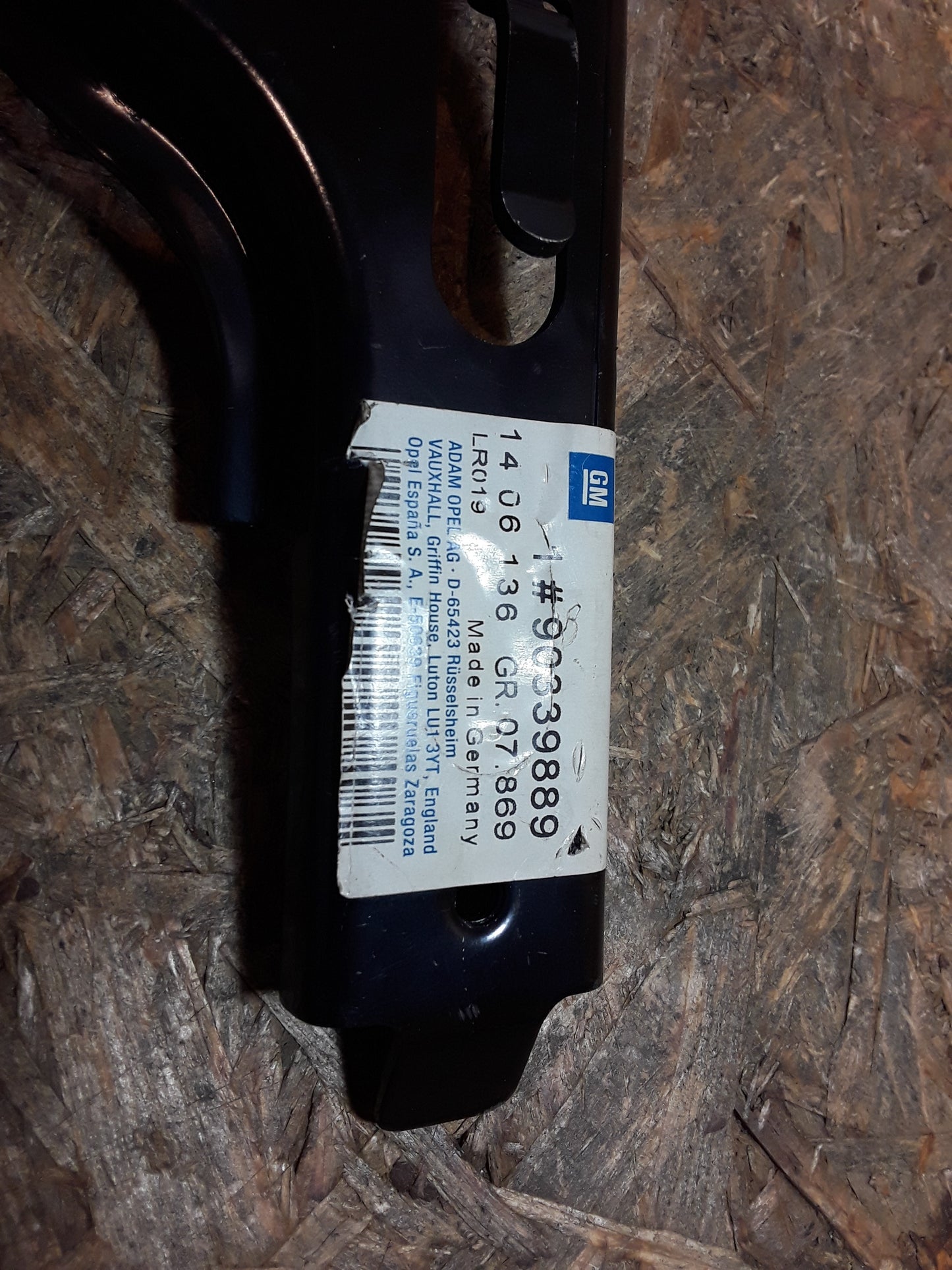 Omega A Halter Verkleidung vorne rechts original GM Opel NEU