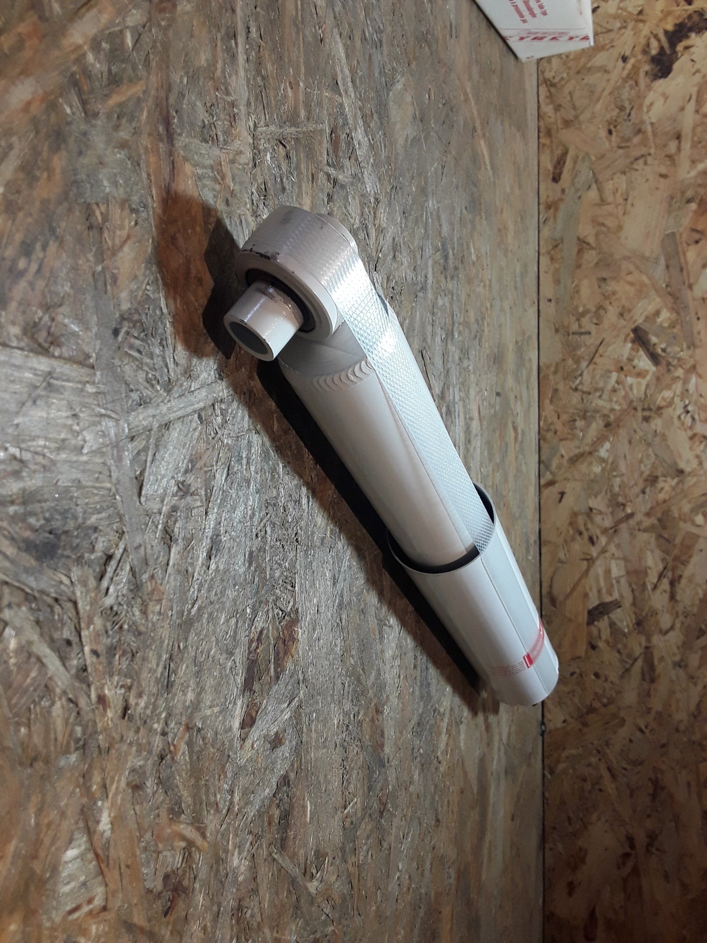 Omega A Caravan Hinterachse original Kayaba Opel NEU