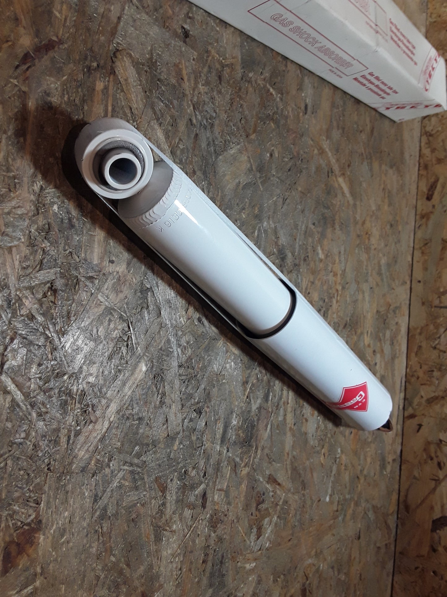 Omega A Caravan Hinterachse original Kayaba Opel NEU