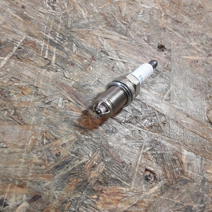 Vectra B 1,8/2,0/2,5 Vectra C 2,2 Zafira A 1,6/1,8 Zündkerze original GM Opel NEU