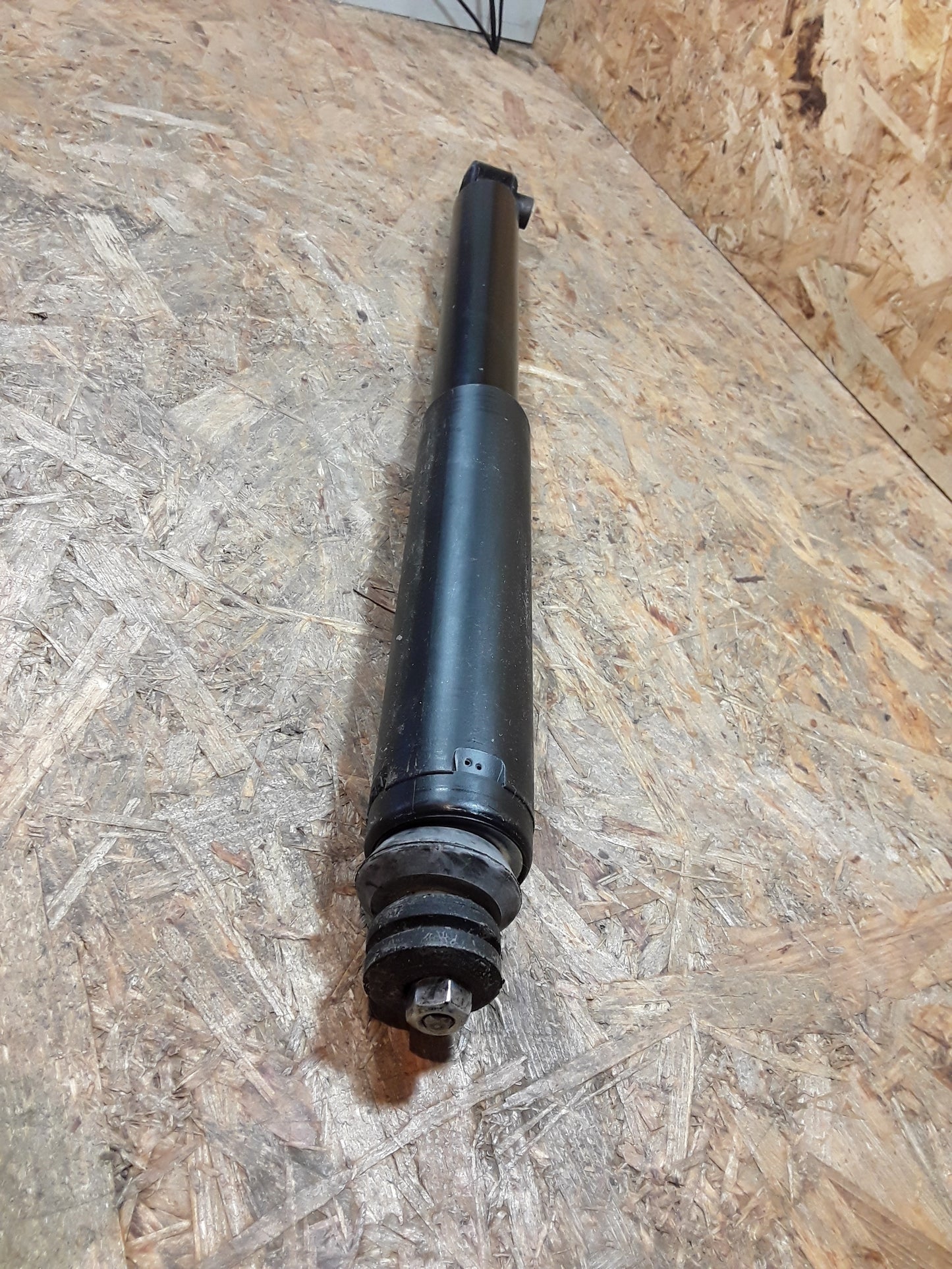 Omega B Caravan Stoßdämpfer hinten original GM Opel NEU