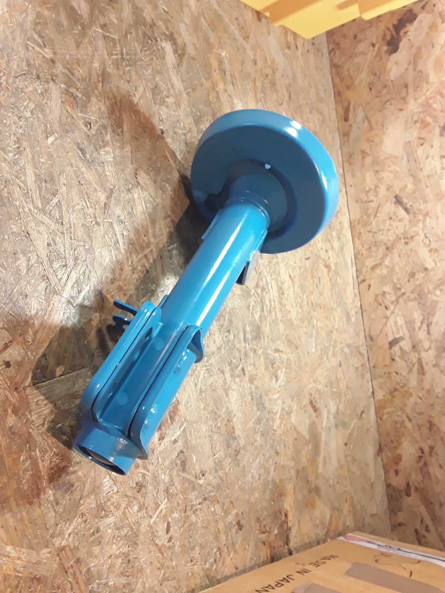 Omega B  Senator B Stoßdämpfer vorne links original GM Opel NEU