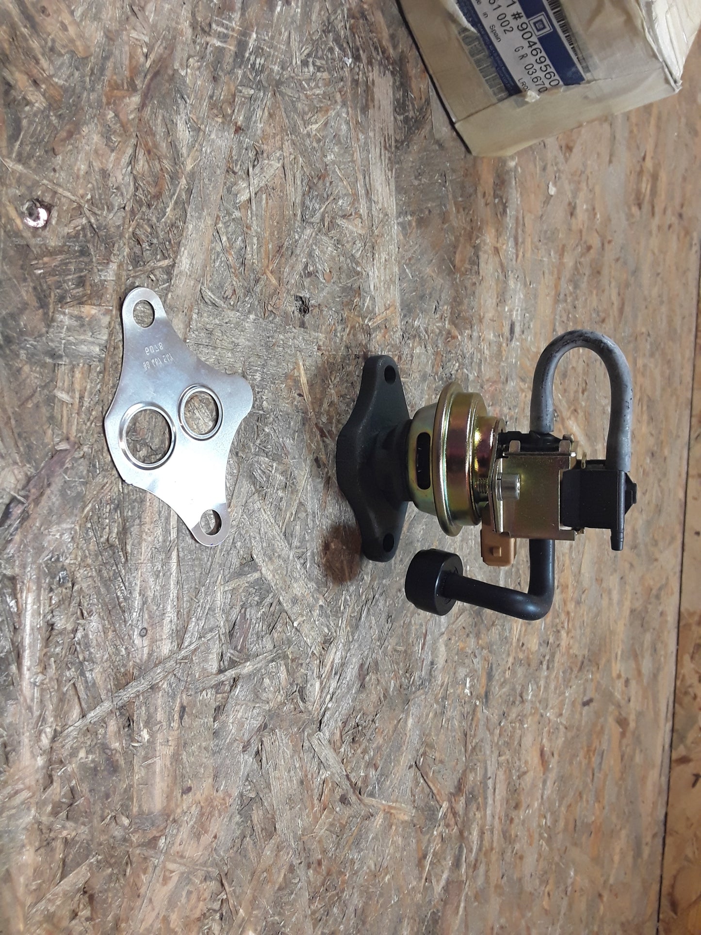 Vectra B1,8 X18XE Astra F 2,0 X20XEV Omega B Calibra AGR-Ventil original GM Opel NEU