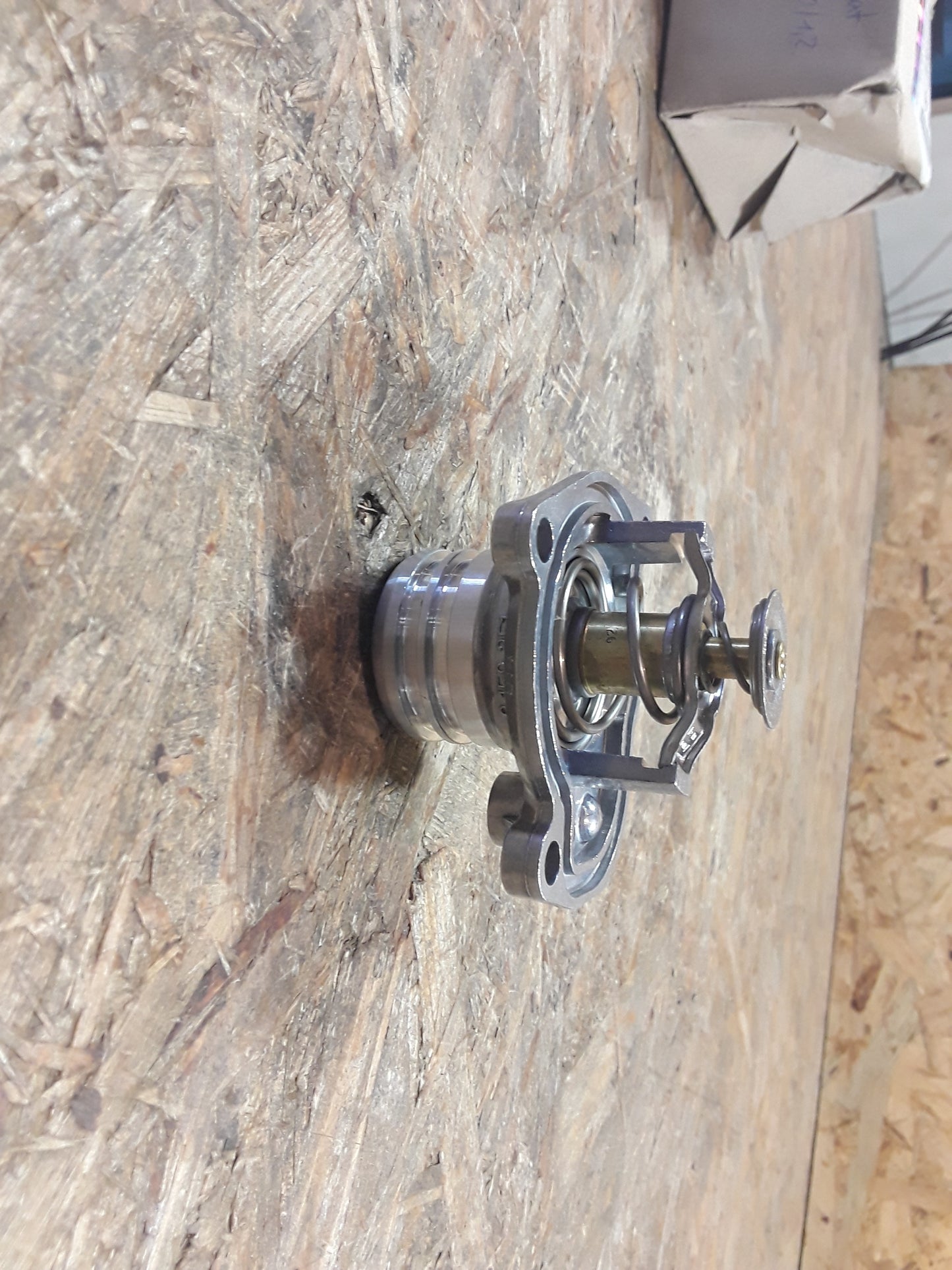 Agila 1,0/1,2 Thermostat original GM Opel NEU