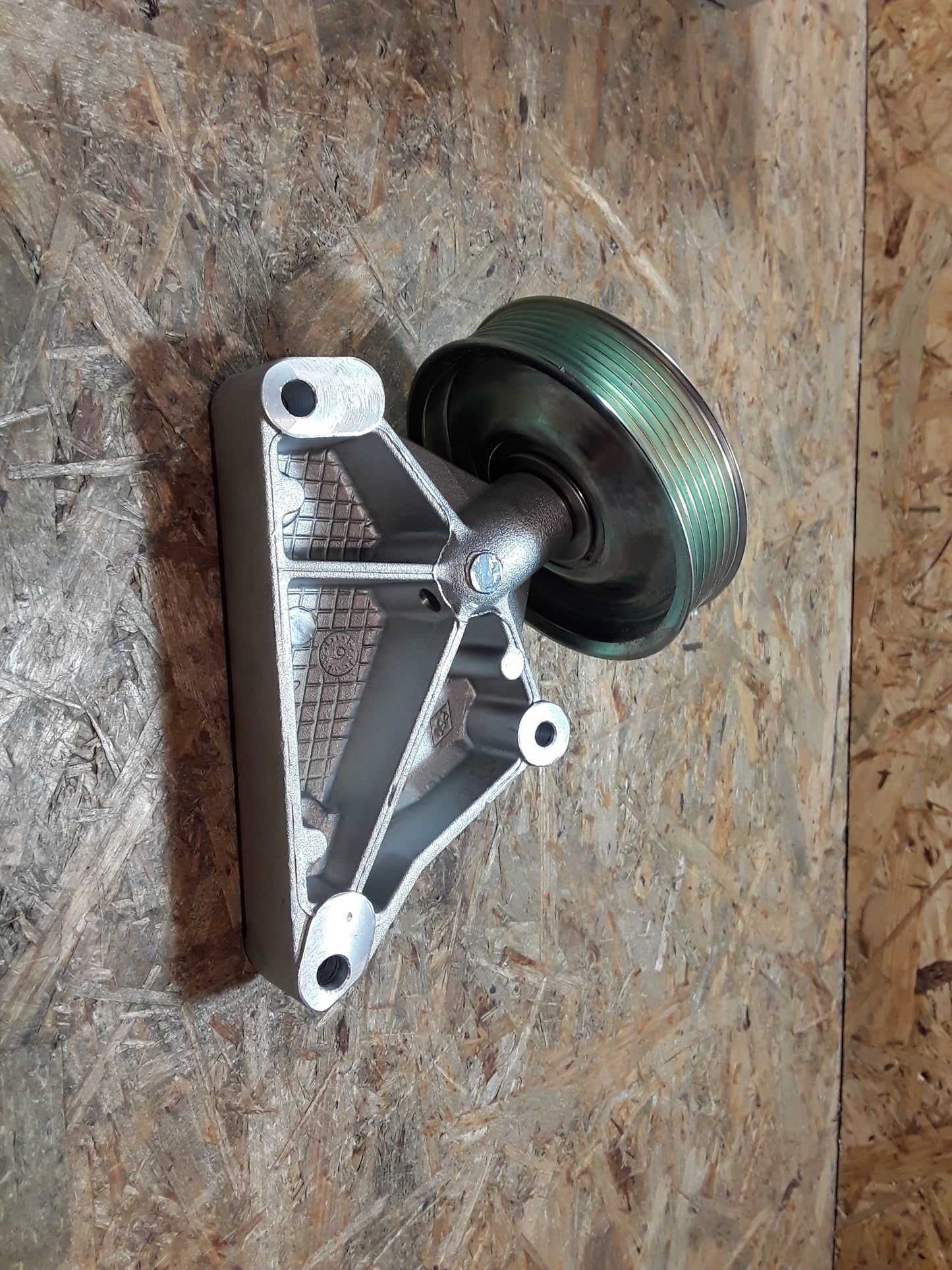 Movano A Vivaro A 2,5DTi Halter Spannrolle Keilriemen original GM Opel NEU