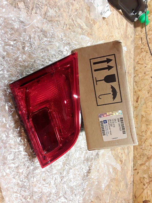 Astra J Sports Tourer Rückleuchte links innen original GM Opel NEU