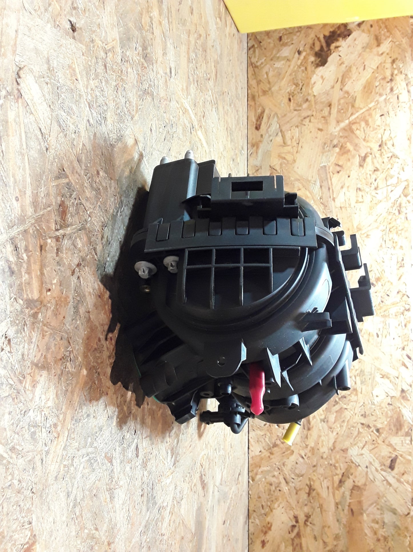 Corsa D 1,0 Motor Z10XEP Ansaugbrücke original GM Opel NEU