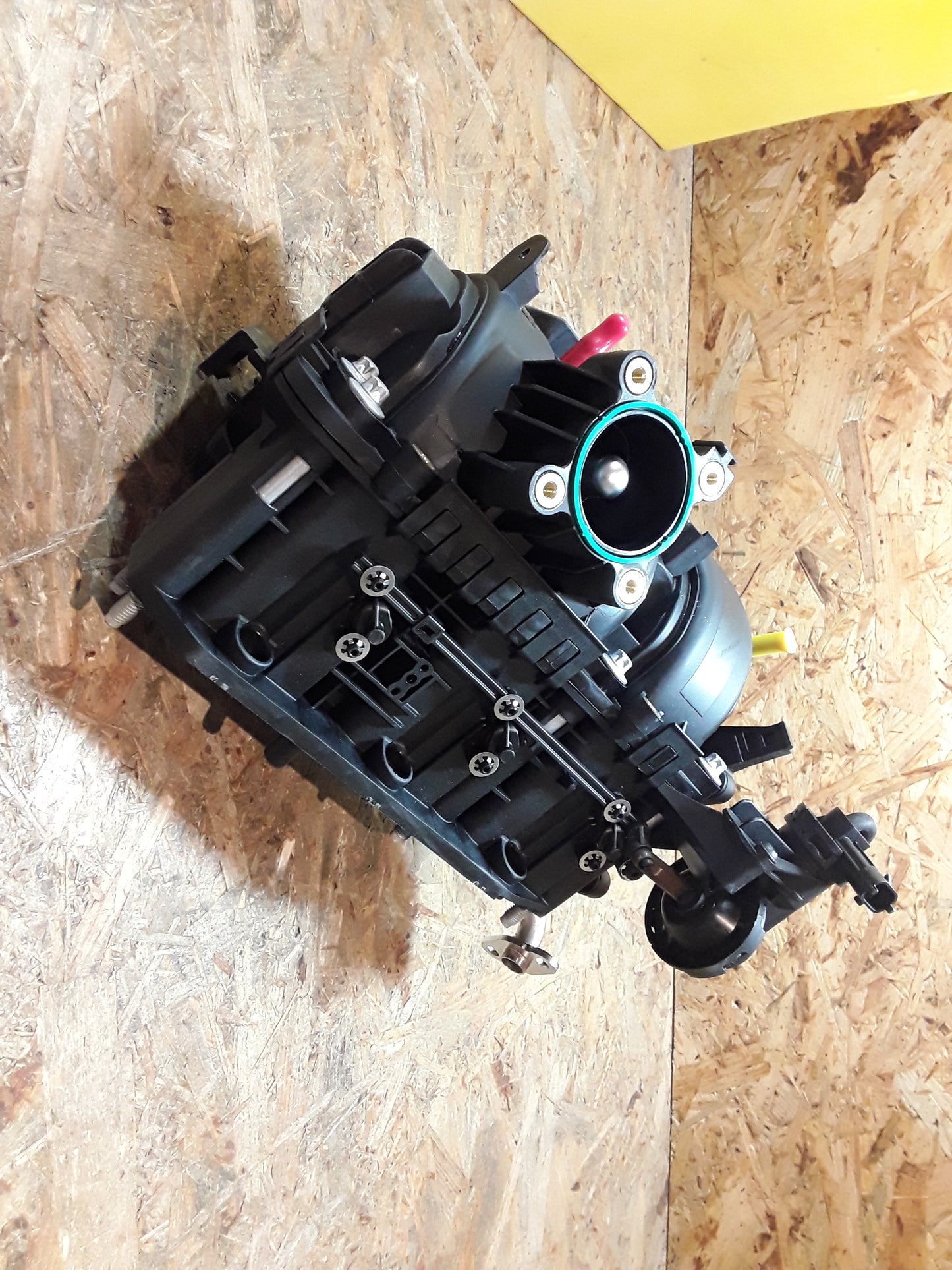 Corsa D 1,0 Motor Z10XEP Ansaugbrücke original GM Opel NEU