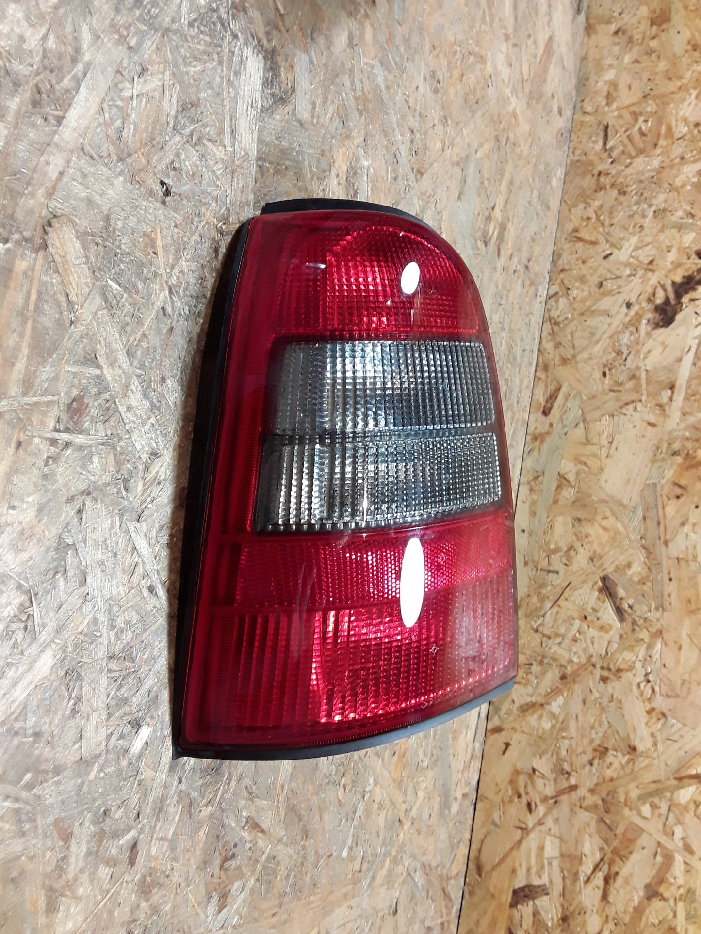 Vectra B Caravan Heckleuchte links original GM Opel NEU