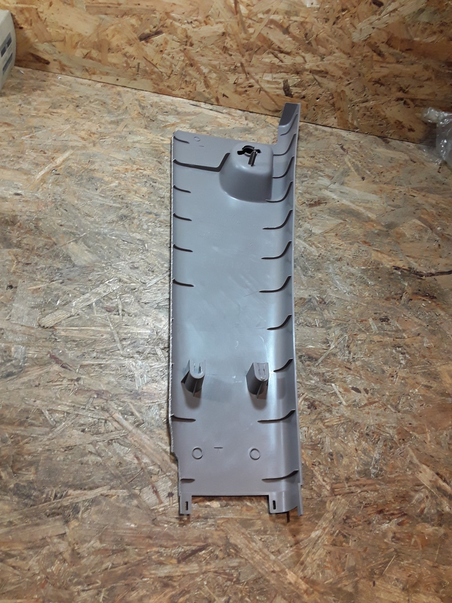 Movano A Verkleidung B-Säule NUR GEEIGNET FÜR FAHRZEUGE MIT TRENNWAND (Trennwand vorhanden) original GM Opel NEU