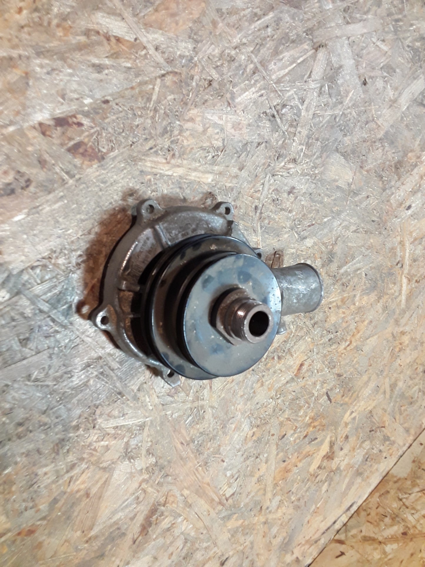 Manta Ascona Kadett C 1,9/2,0 Wasserpumpe original GM Opel NEU