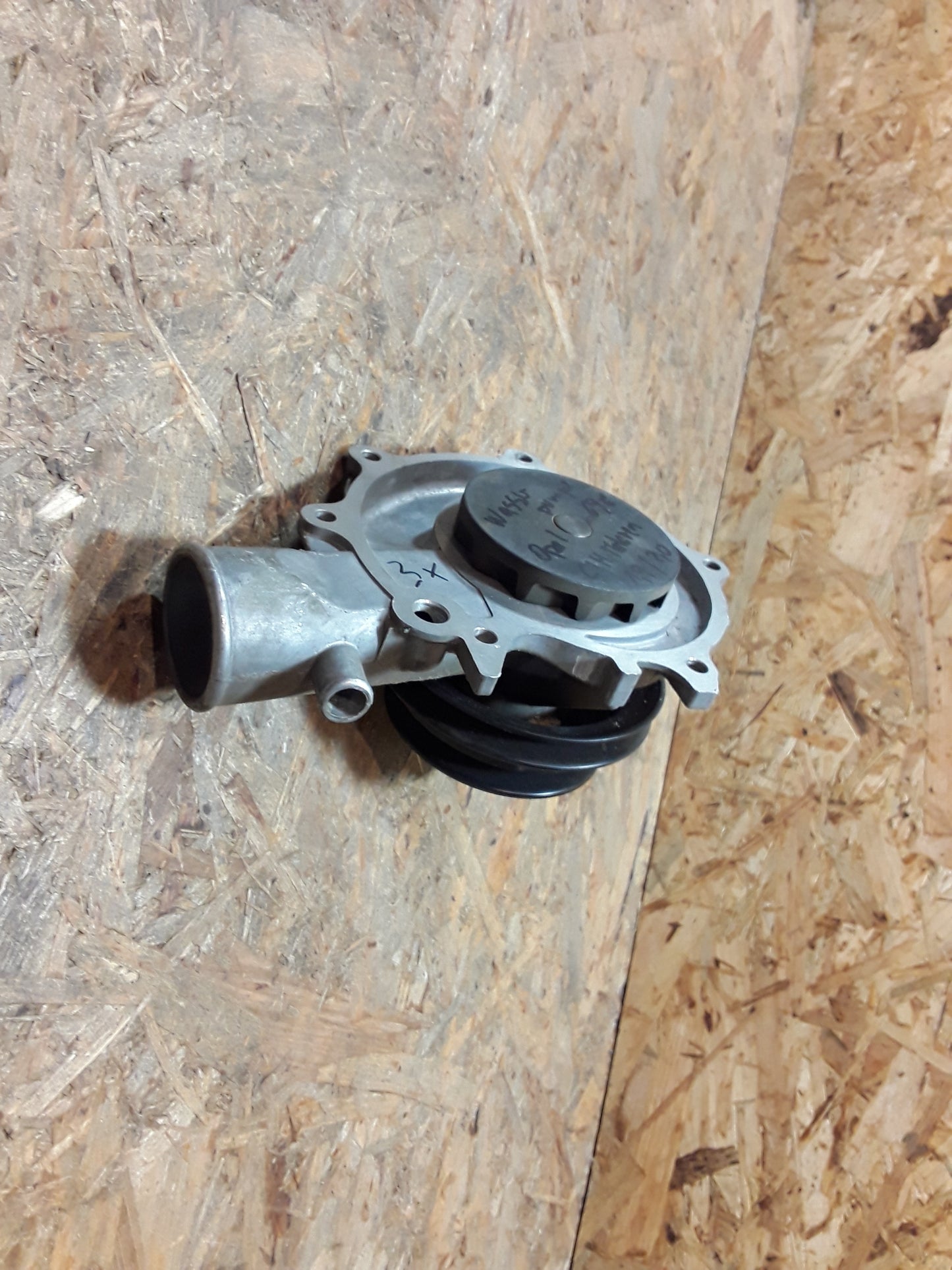 Manta Ascona Kadett C 1,9/2,0 Wasserpumpe original GM Opel NEU