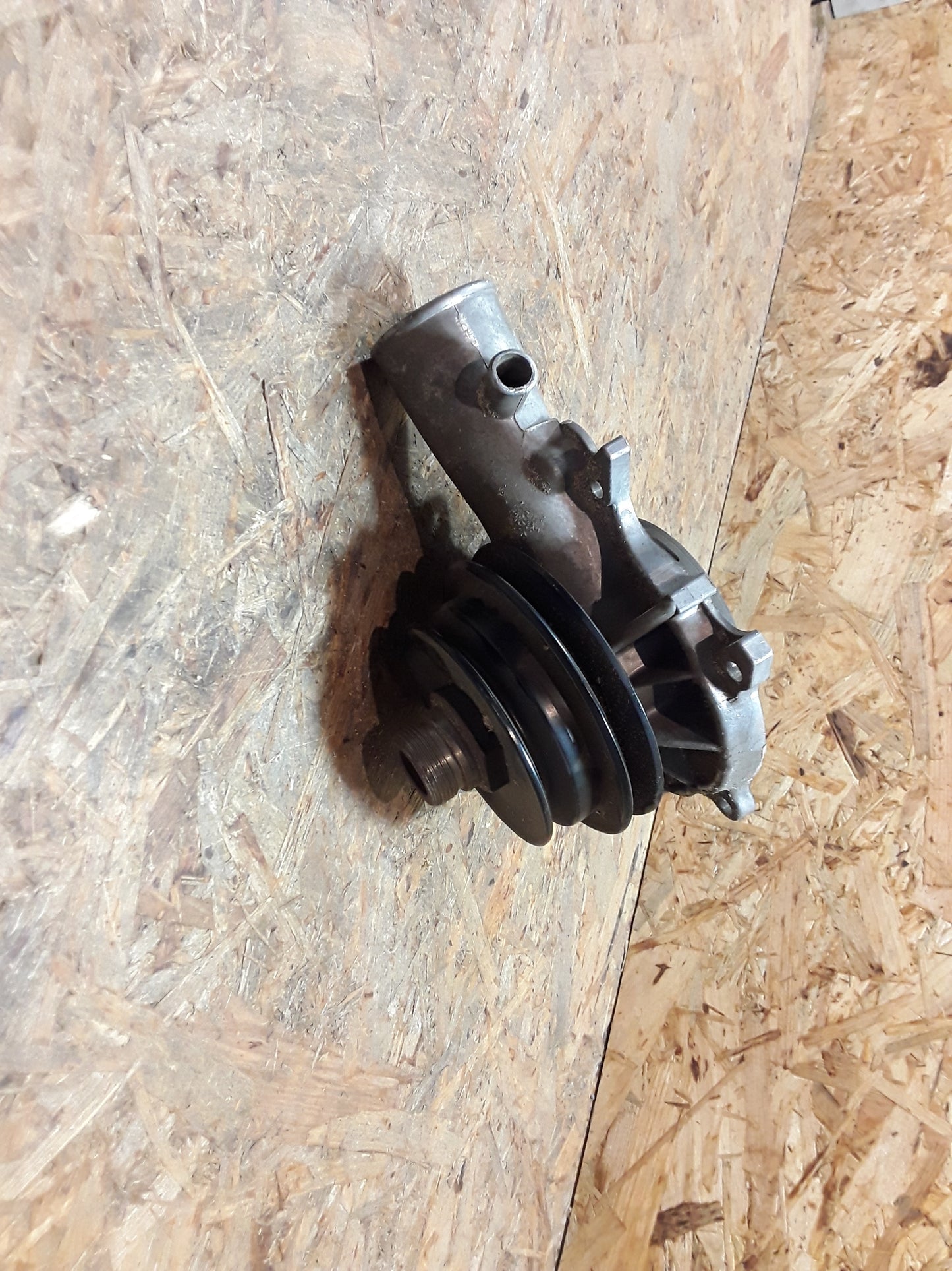 Manta Ascona Kadett C 1,9/2,0 Wasserpumpe original GM Opel NEU