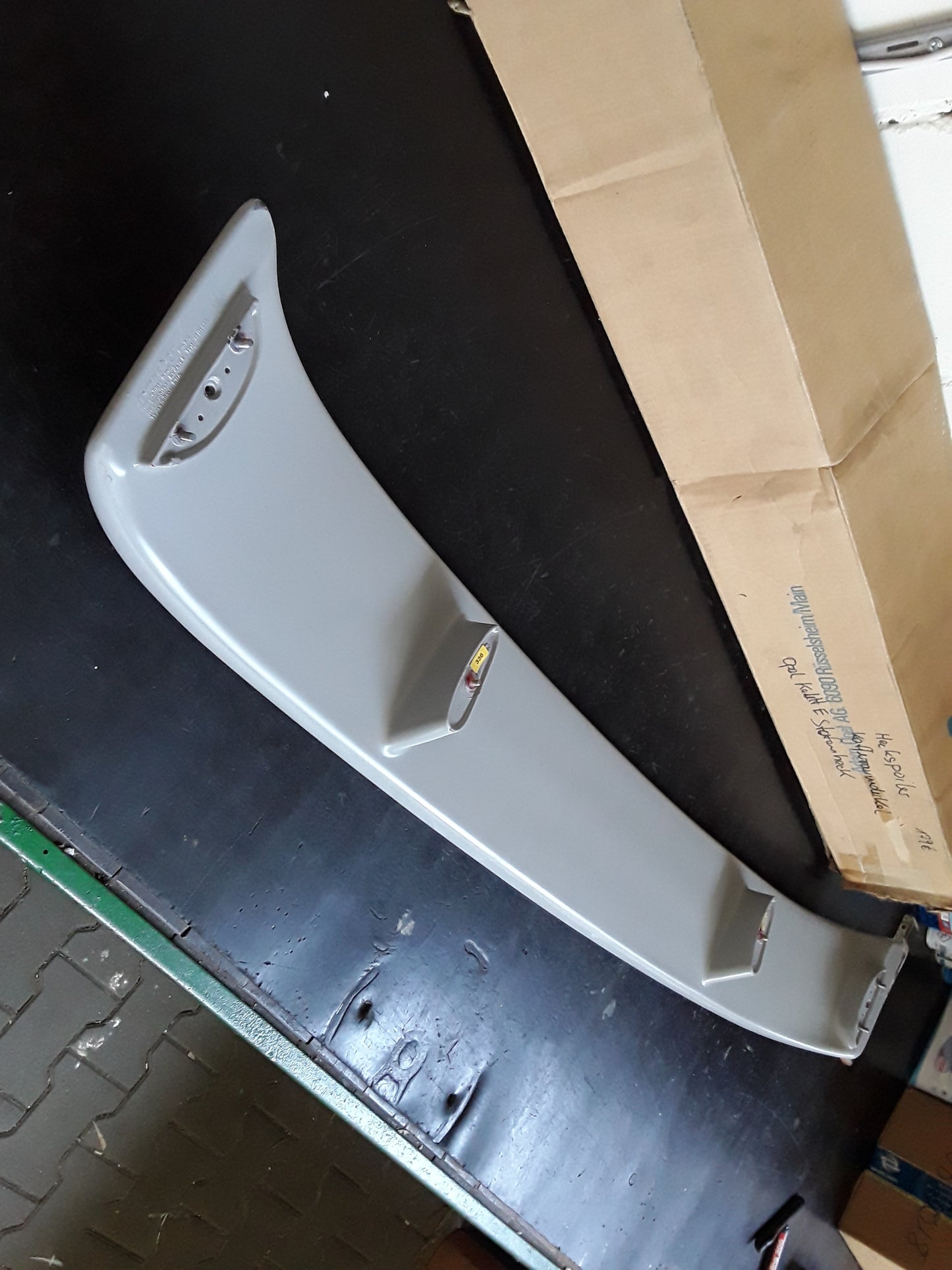 Kadett E Stufenheck Heckspoiler an Kofferraumdeckel original GM Opel NEU