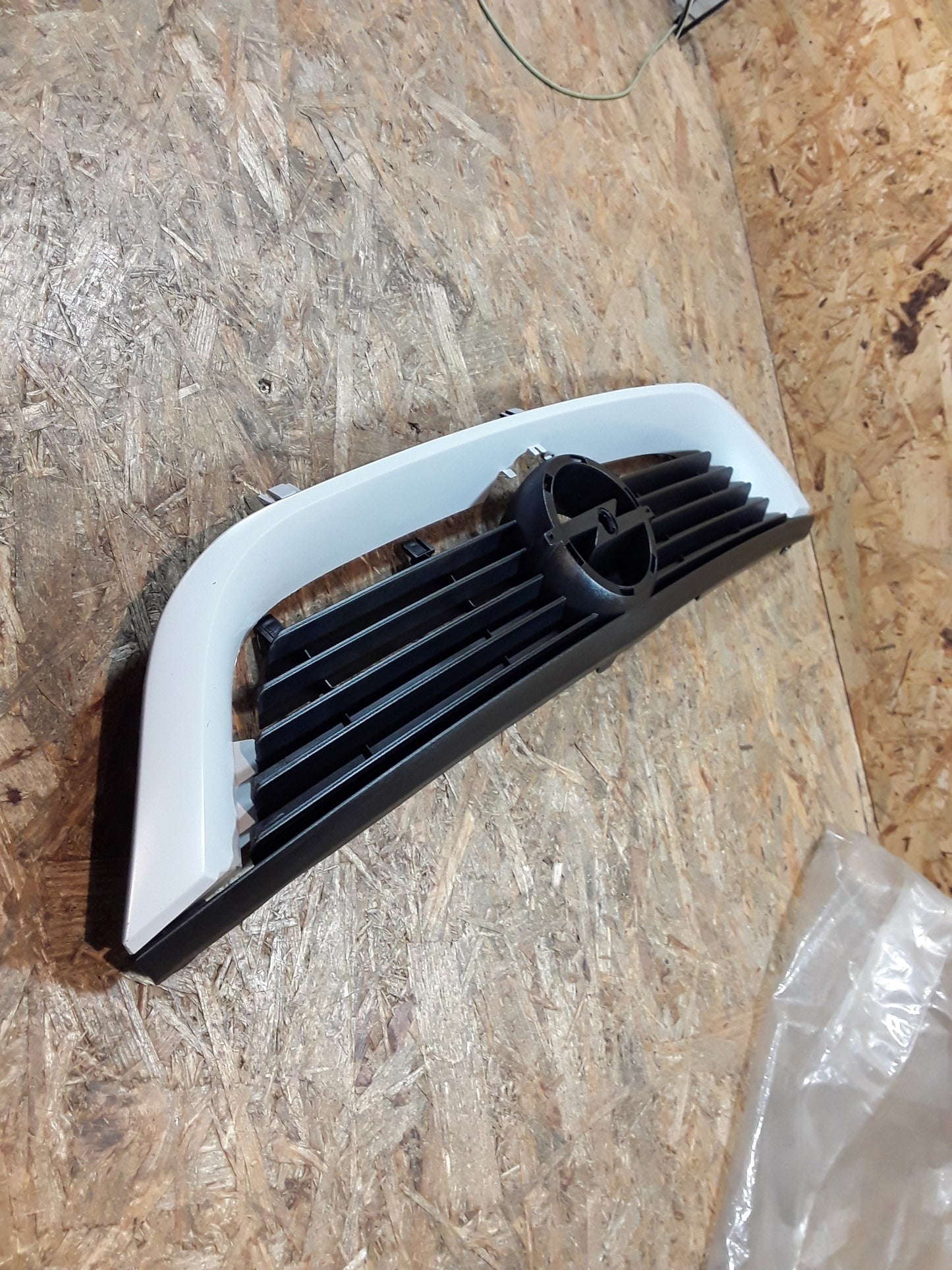 Vectra B Kühlergrill original GM Opel NEU