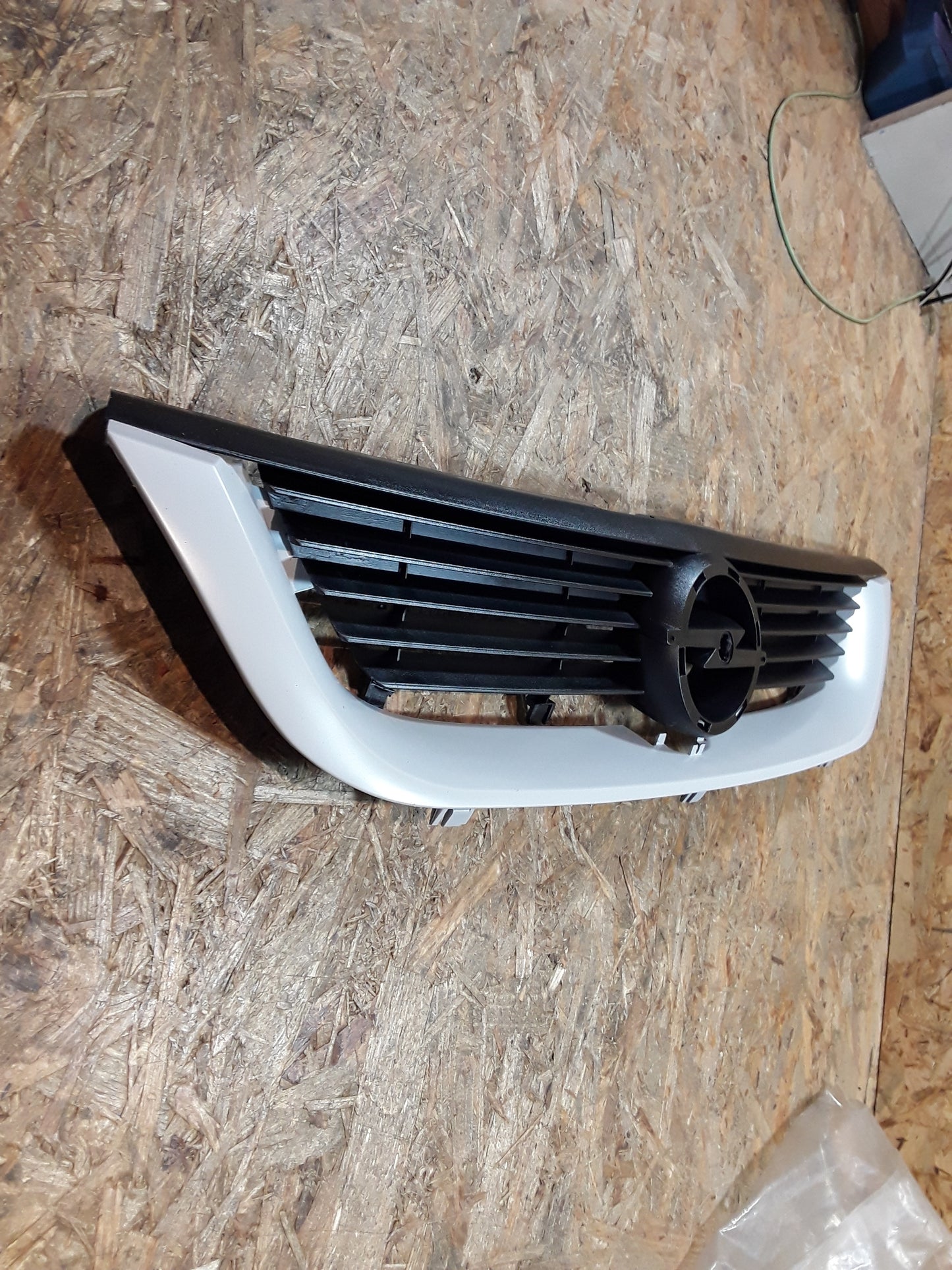 Vectra B Kühlergrill original GM Opel NEU