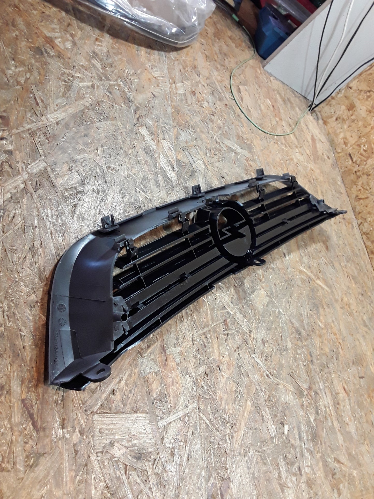 Vectra B Kühlergrill original GM Opel NEU