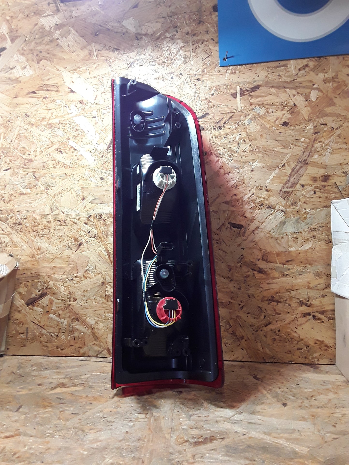 Vivaro B Heckleuchte links original GM Opel NEU