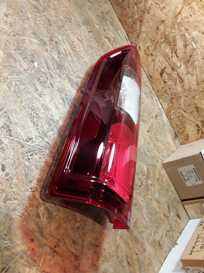 Vivaro B Heckleuchte links original GM Opel NEU