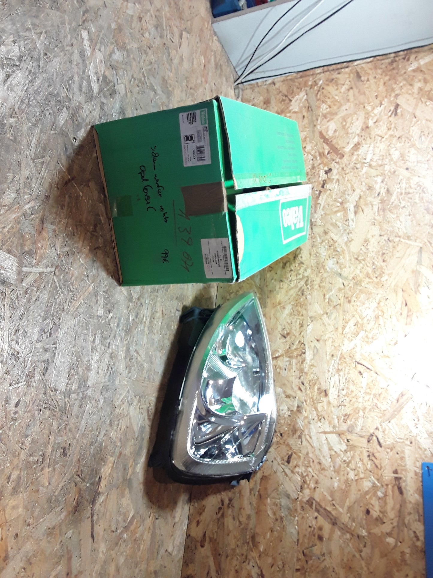 Corsa C Scheinwerfer rechts original VALEO NEU