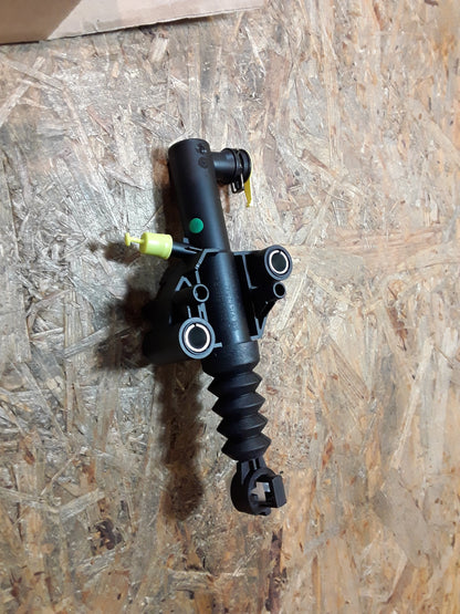 Vivaro B Kupplungsgeberzylinder original GM Opel NEU