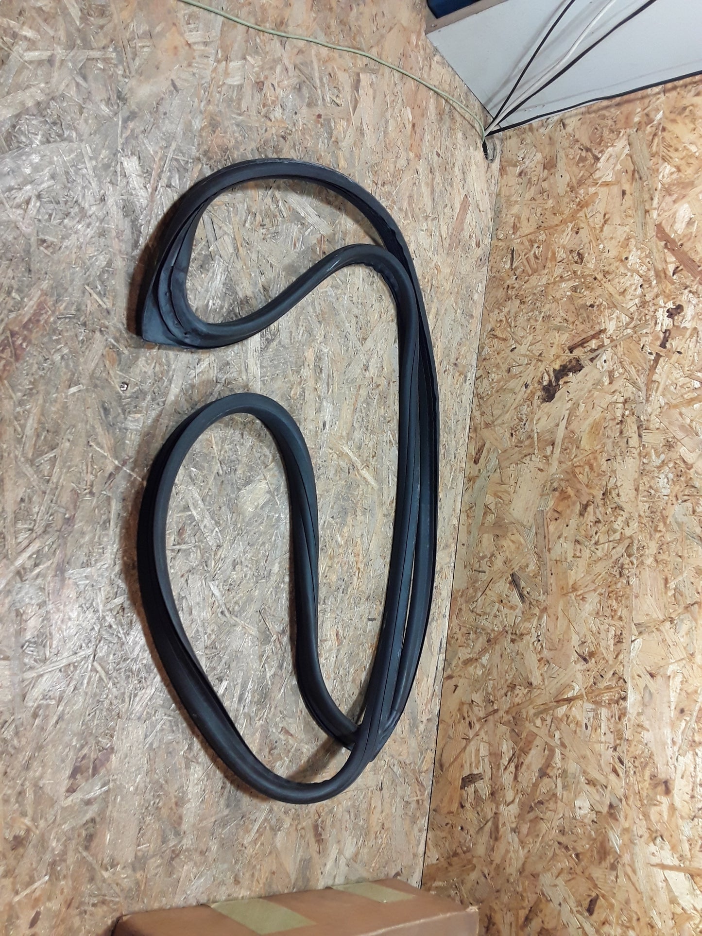 Kadett D Caravan Dichtung Heckscheibe original GM Opel NEU