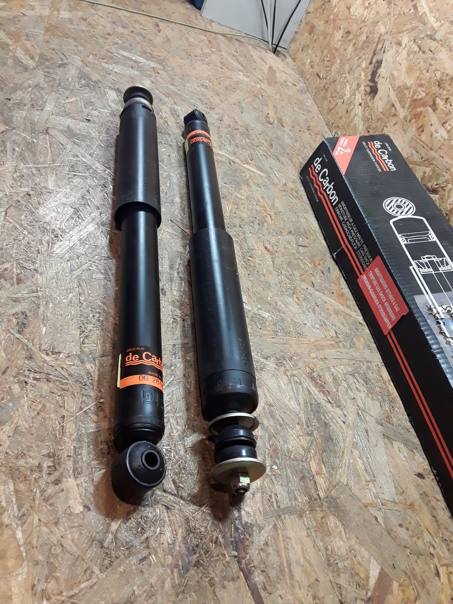 Omega A Stoßdämpfersatz Hinterachse original de Carbon NEU