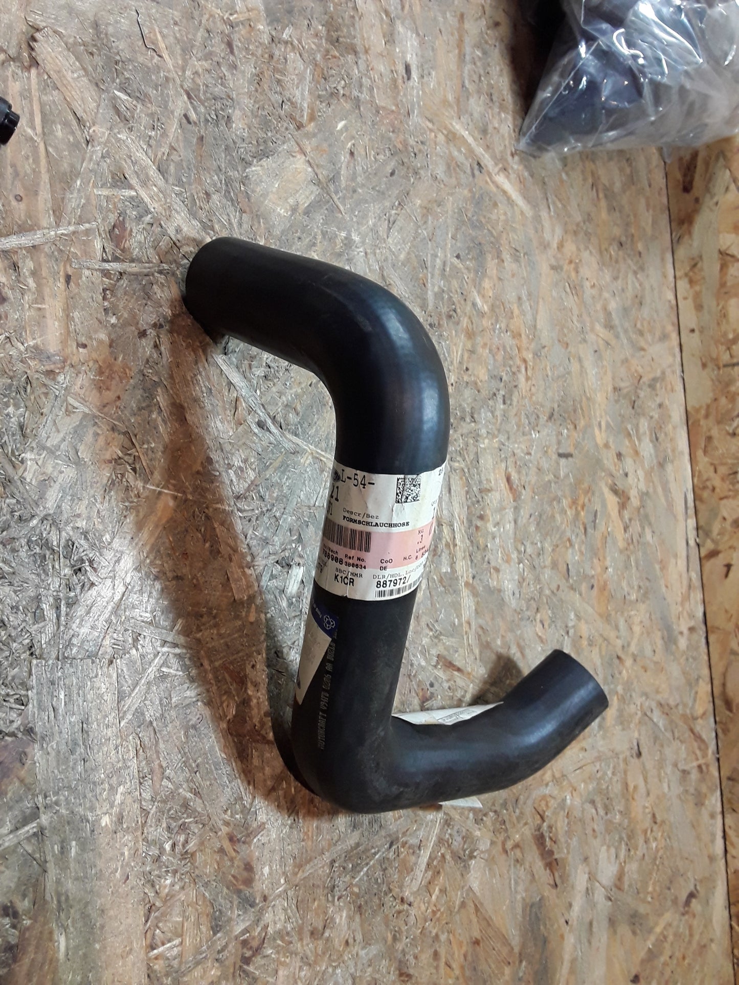 Ford Fiesta 94-96 1,3 Schlauch an Klimaanlage original GM Opel NEU