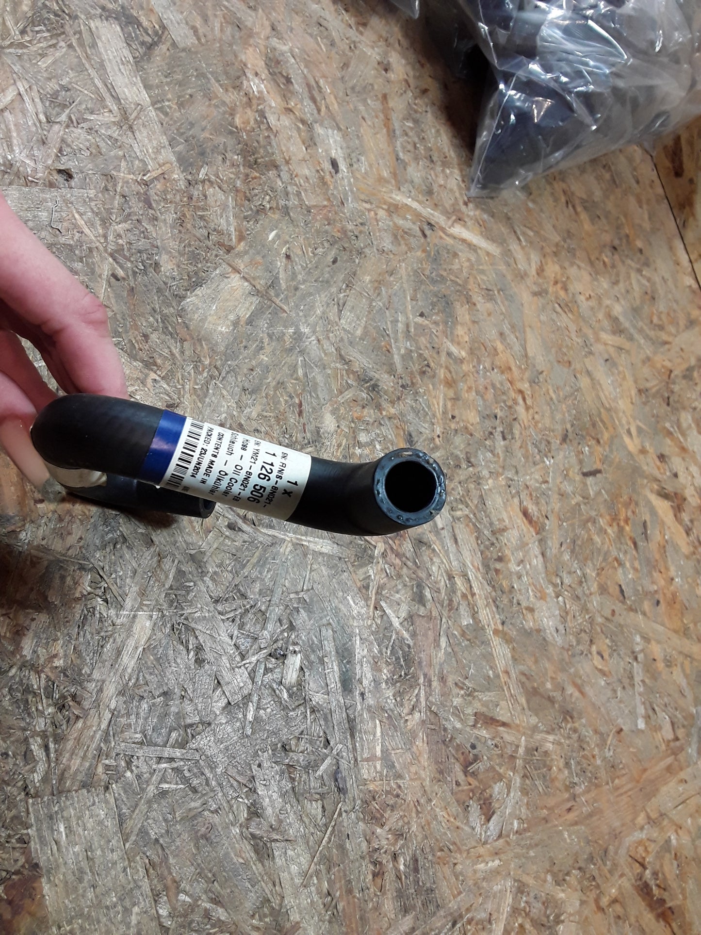 Ford Galaxy 00-06 (VY) Schlauch an Ölkühler original Ford NEU