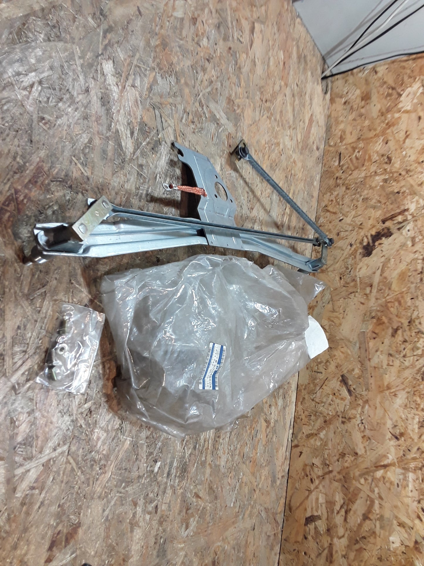 Rekord E Gestänge Scheibenwischer original GM Opel NEU