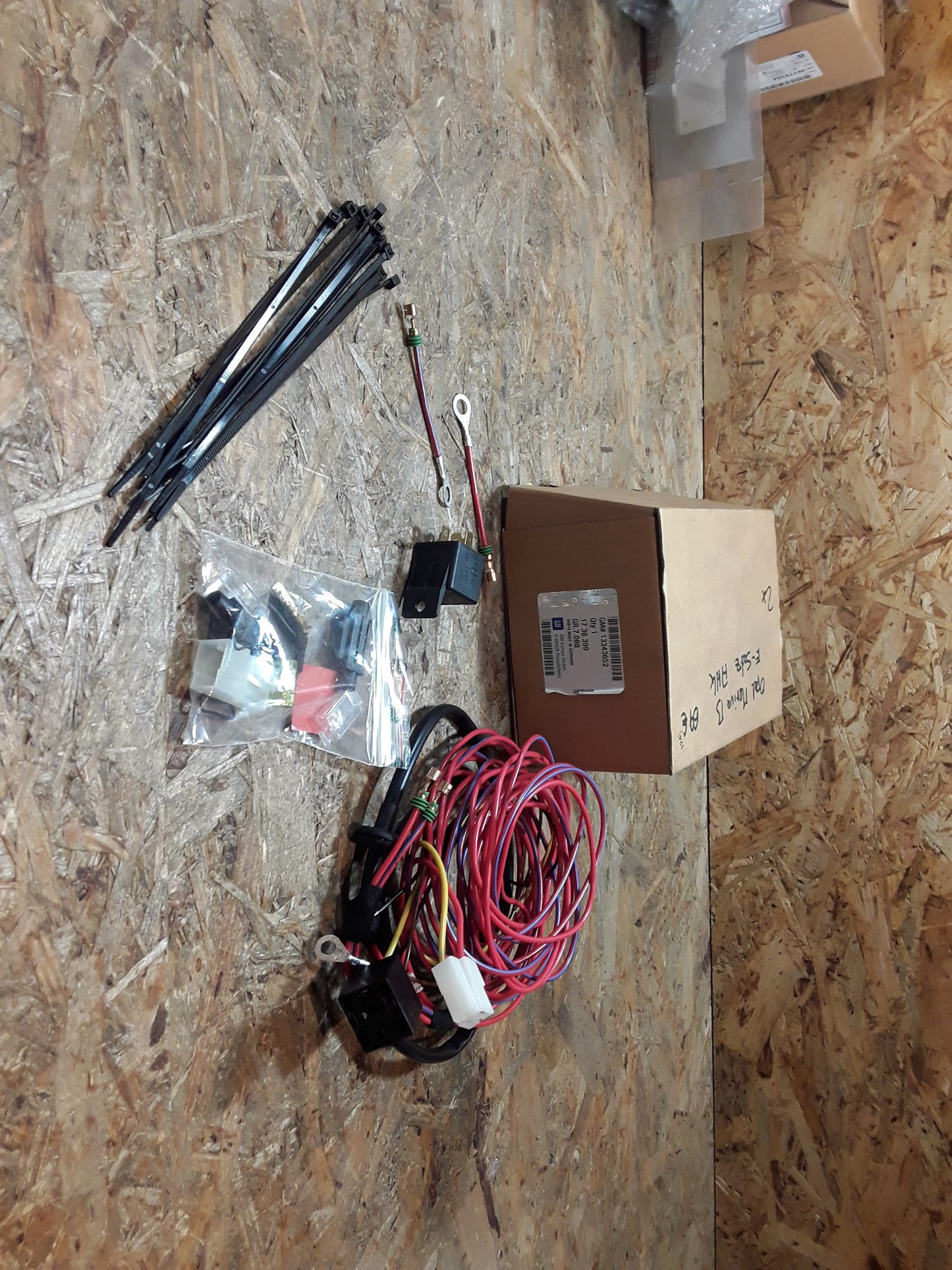 Meriva B E-Satz AHK original GM Opel NEU