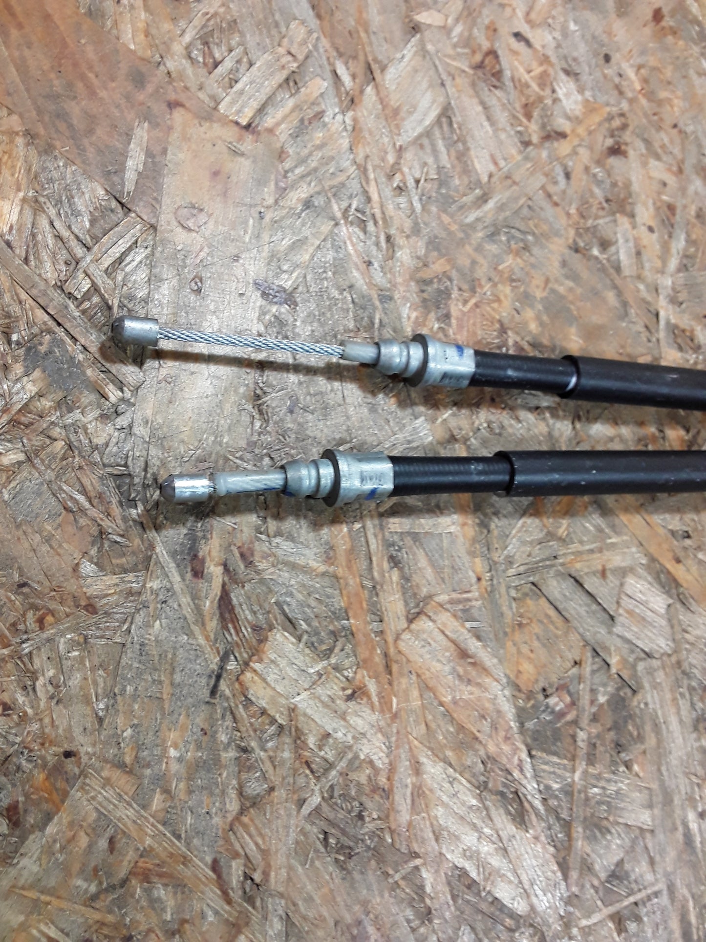 Corsa D 1,2 Handbremsseil Bowdenzug original GM Opel NEU