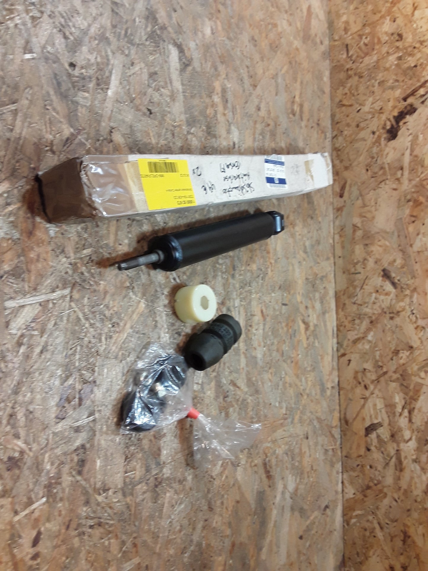 Corsa A Stoßdämpfer Hinterachse original GM Opel NEU