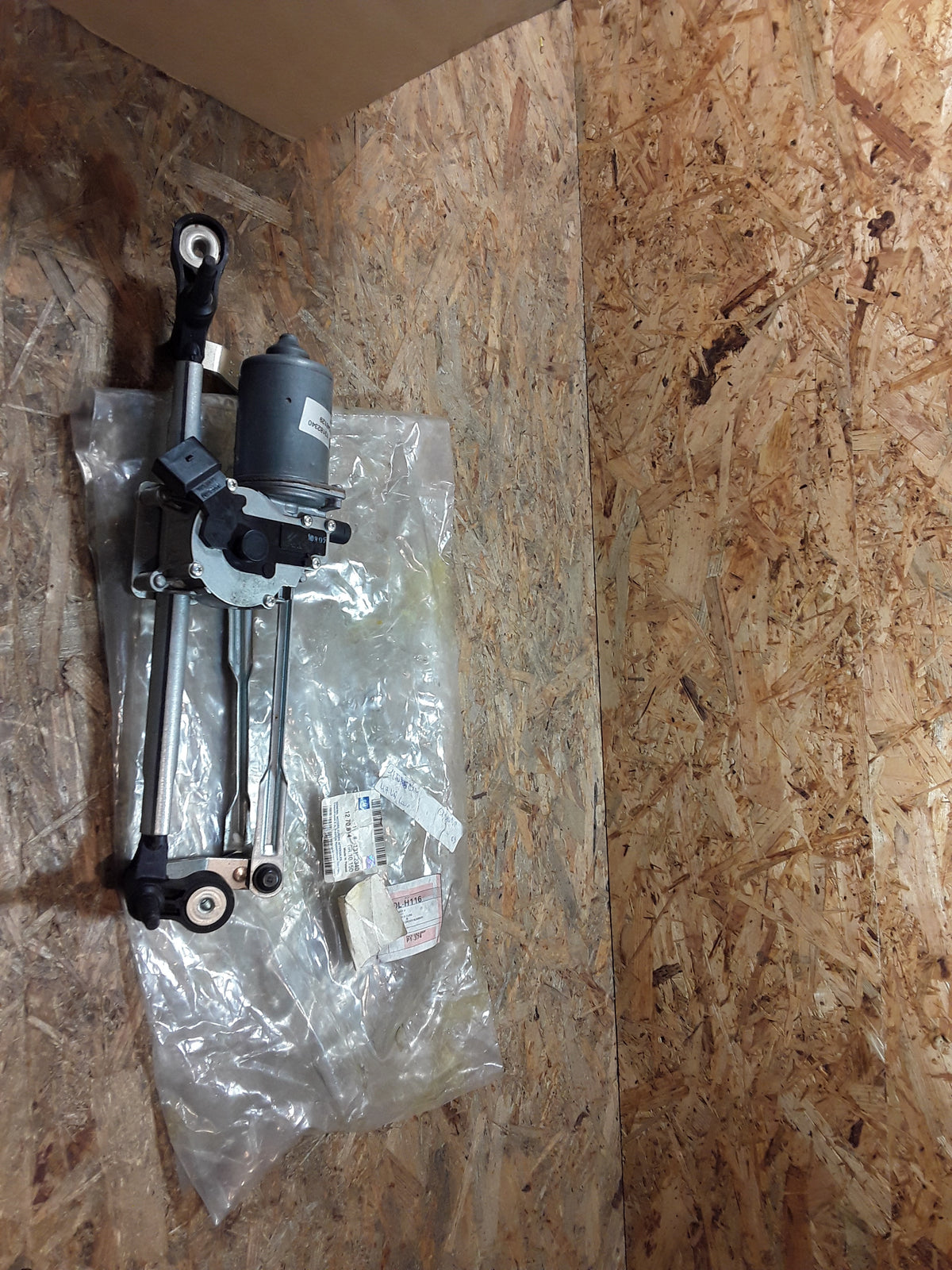 Corsa D Wischermotor vorne original GM Opel NEU