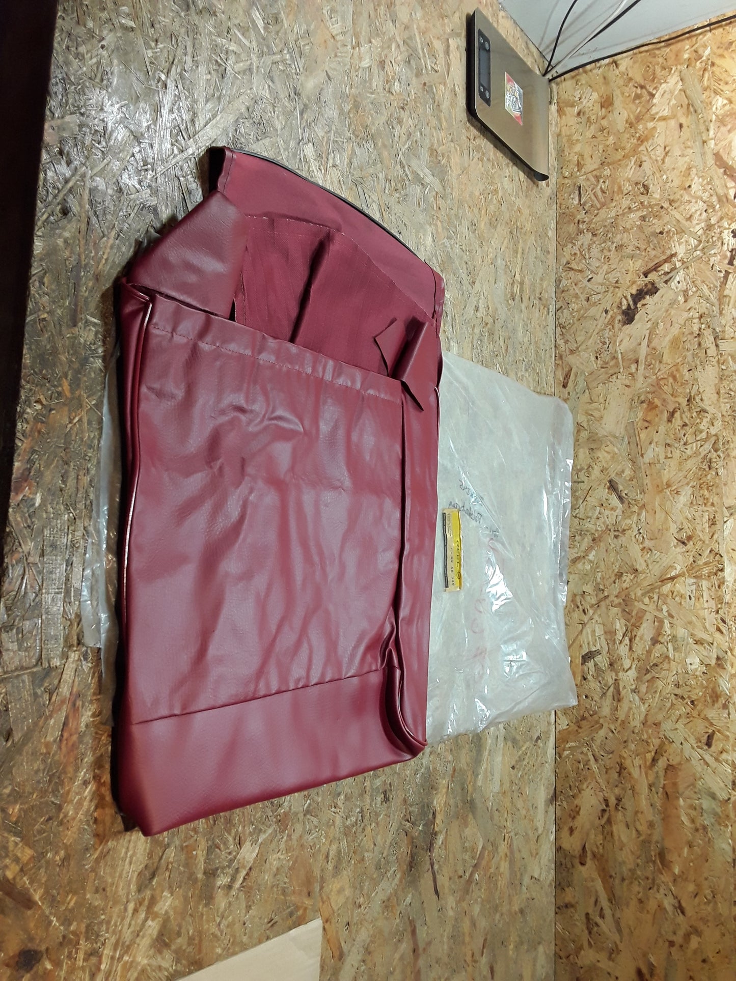 Opel Polsterbezug rot Kunstleder original Opel NEU